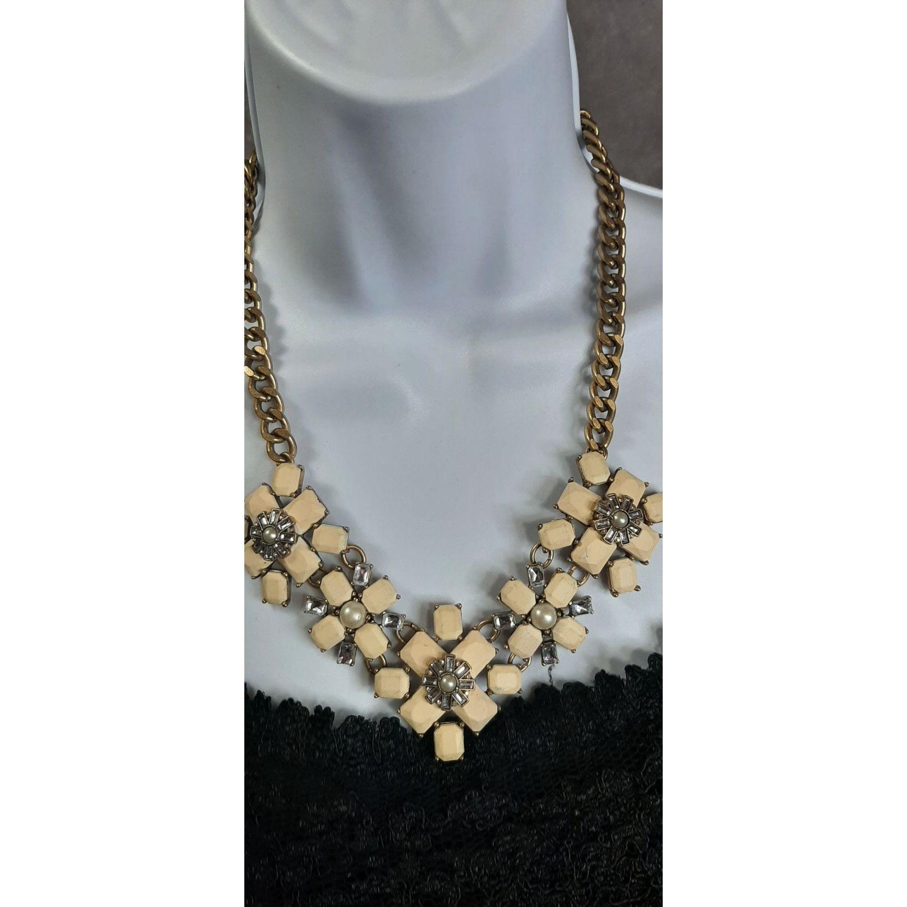 J.Crew J. Crew Y2K Floral Statement Necklace Size ONE SIZE - 2 Thumbnail