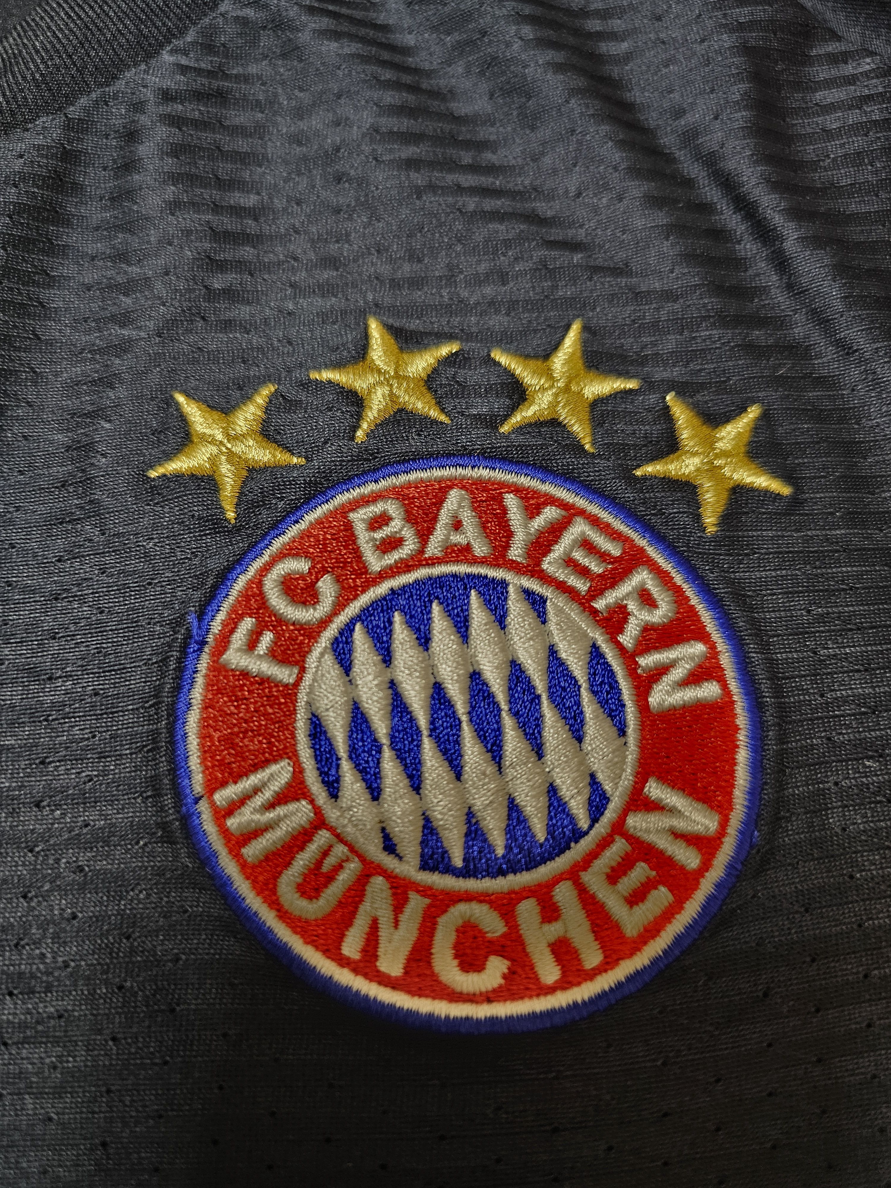 Adidas BAYERN MUNICH 2015 2016 THIRD LEWANDOWSKI FOOTBALL SOCCER Size US M / EU 48-50 / 2 - 4 Thumbnail
