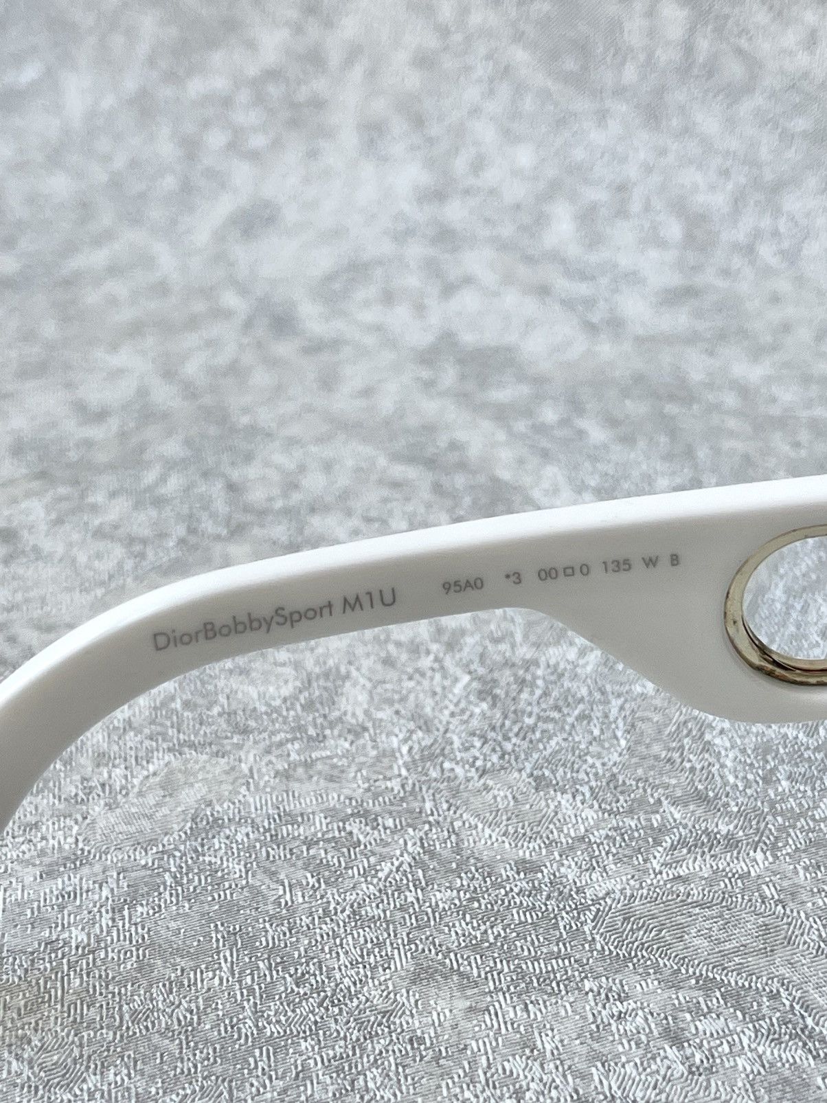Dior Dior DiorBobbySport M1U Shield Sunglasses White Size ONE SIZE - 10 Thumbnail