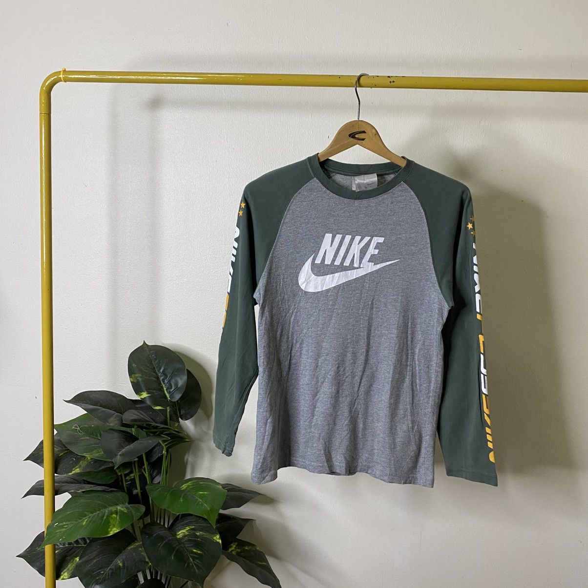 Nike Vintage 2000s Nike Sleeves Hit LS T Shirt Size US XS / EU 42 / 0 - 1 Thumbnail