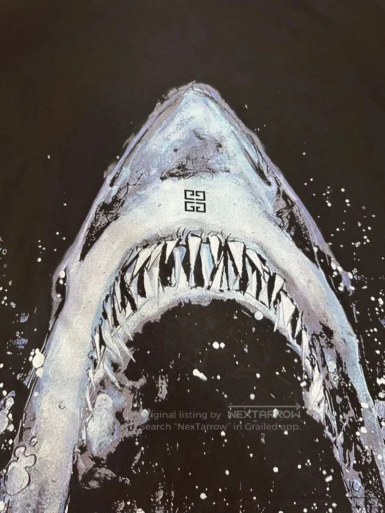 Givenchy Givenchy Black Shark Graphic Short Sleeve T. Size US L / EU 52-54 / 3 - 3 Thumbnail