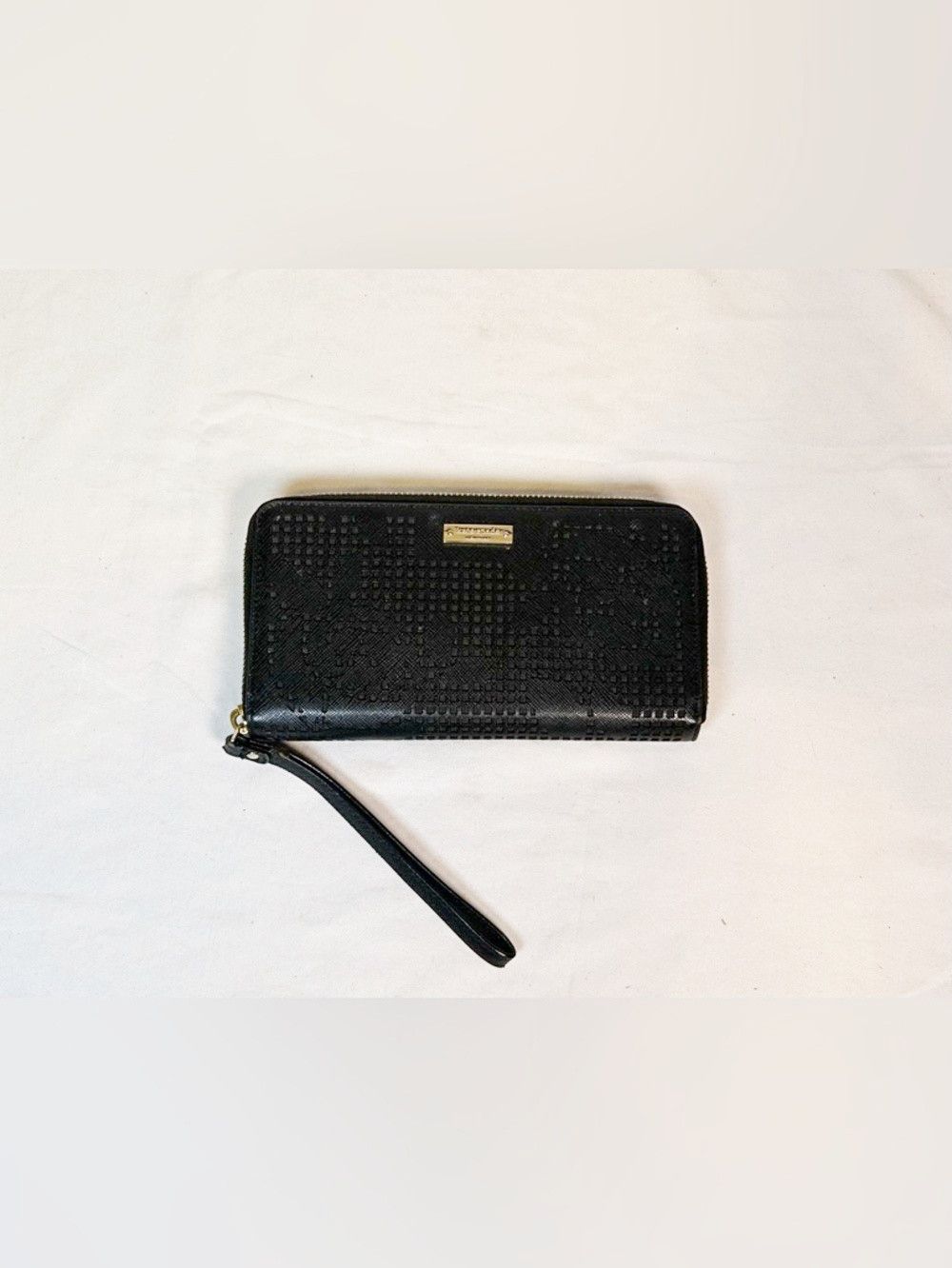 Kate Spade Kate Spade New York Black Roses Perforated Wristlet Wallet Size ONE SIZE - 1 Thumbnail