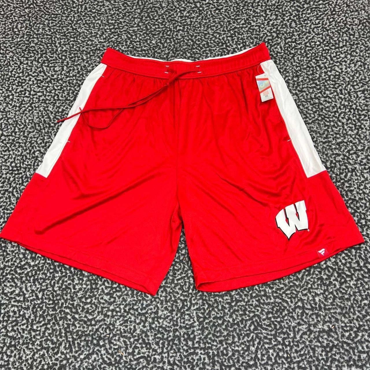 Other Wisconsin Badgers Athletic Shorts Men L Drawstring Size 30 Size US 30 / EU 46 - 1 Thumbnail