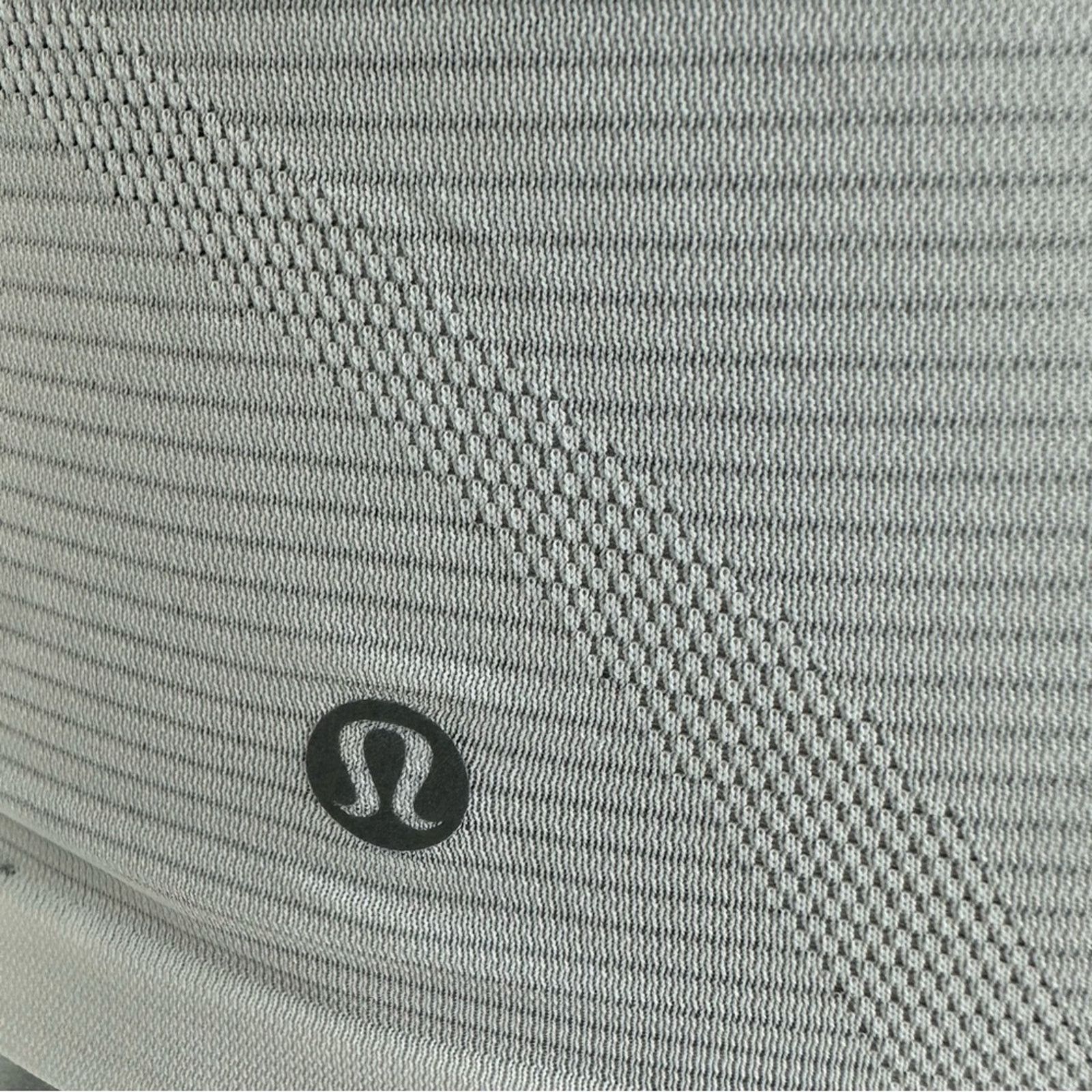 Lululemon Lululemon Athletica women T-shirt size 4 US Size S / US 4 / IT 40 - 4 Thumbnail
