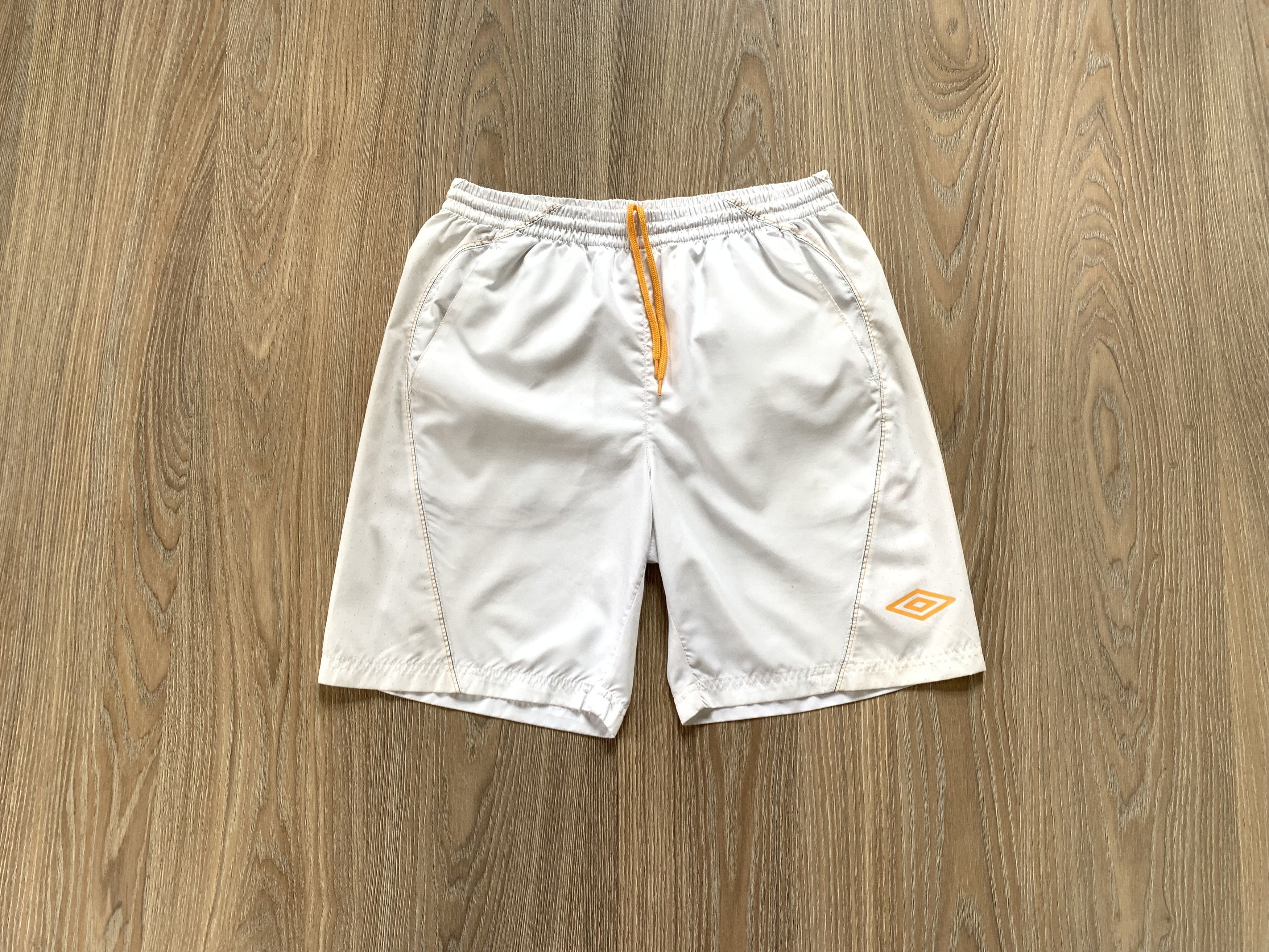 Umbro Umbro White Sport Training Shorts Size US 32 / EU 48 - 1 Thumbnail