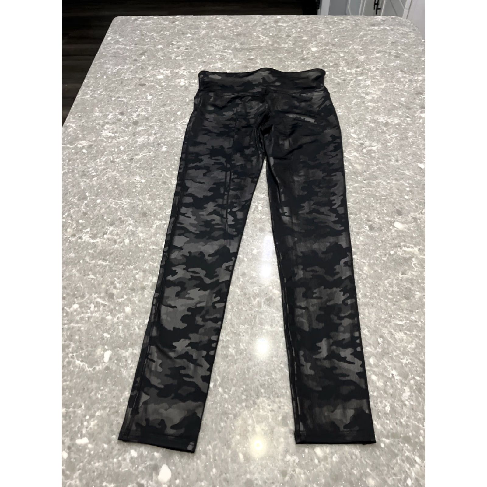 Spanx Spanx Womens Leggings M Black Camo Stretch Nylon Blend Size 32" / US 10 / IT 46 - 6 Thumbnail