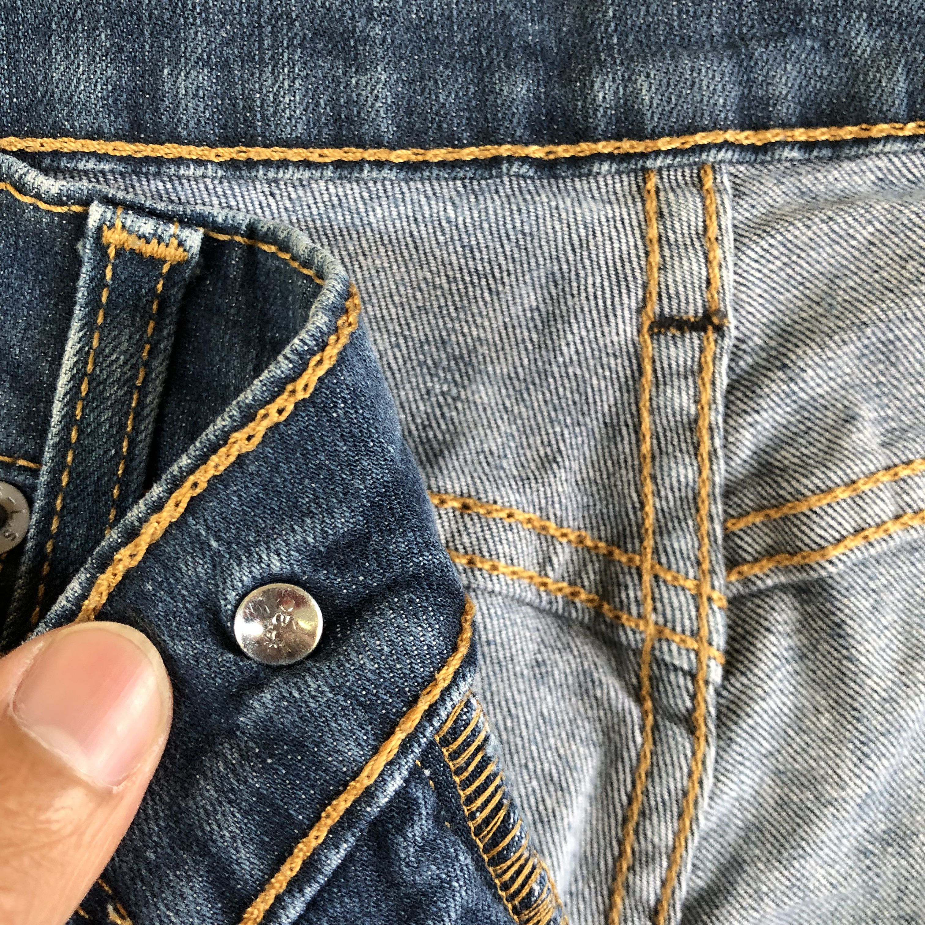 Levi's Vintage Y2K Levis Ripped Jeans Levi's 505 Faded Denim Size US 34 / EU 50 - 7 Thumbnail