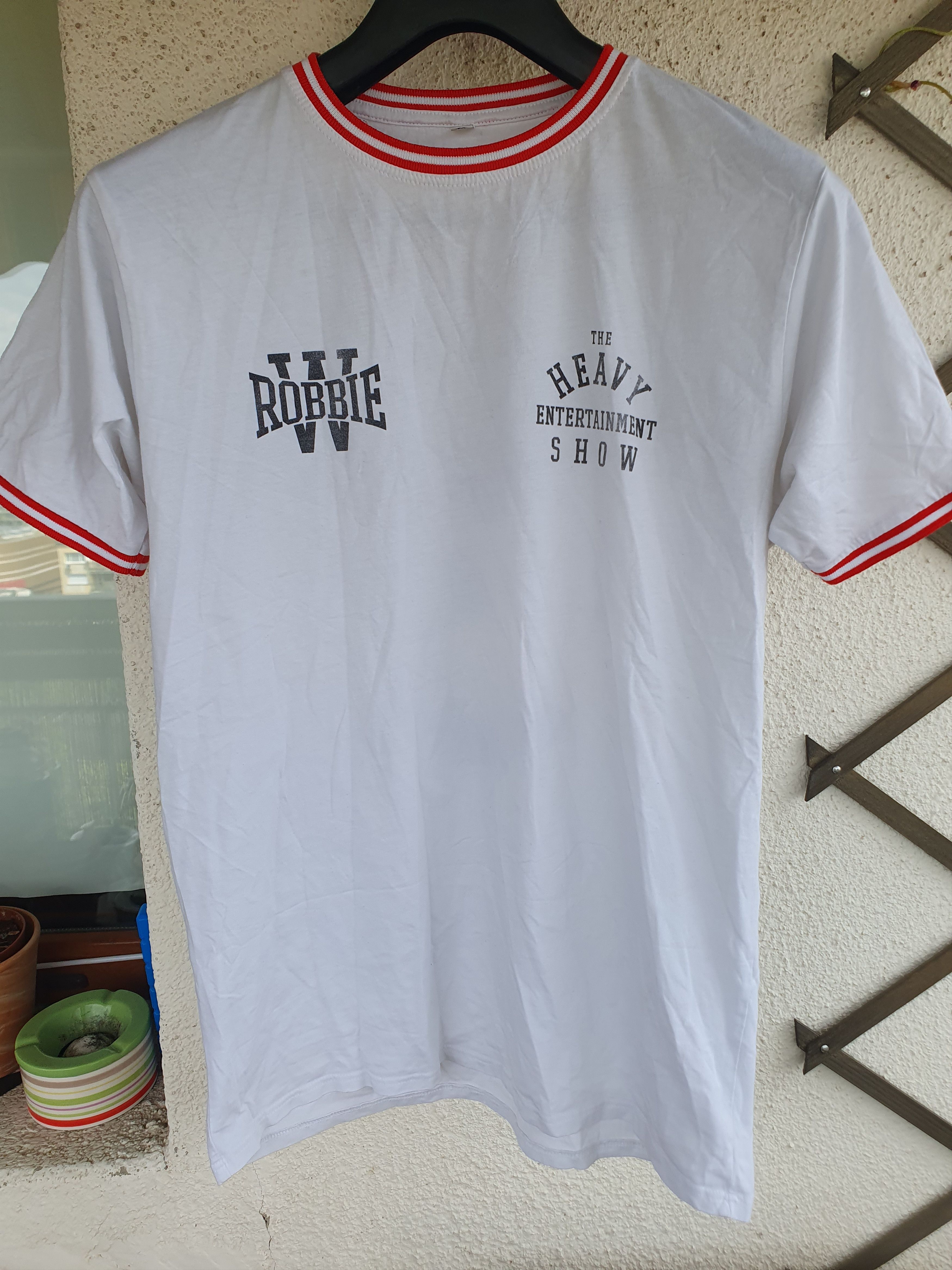 Band Tees Robbie Williams The Heavy Entertainment Show t-shirt #3 sz M Size US M / EU 48-50 / 2 - 1 Thumbnail