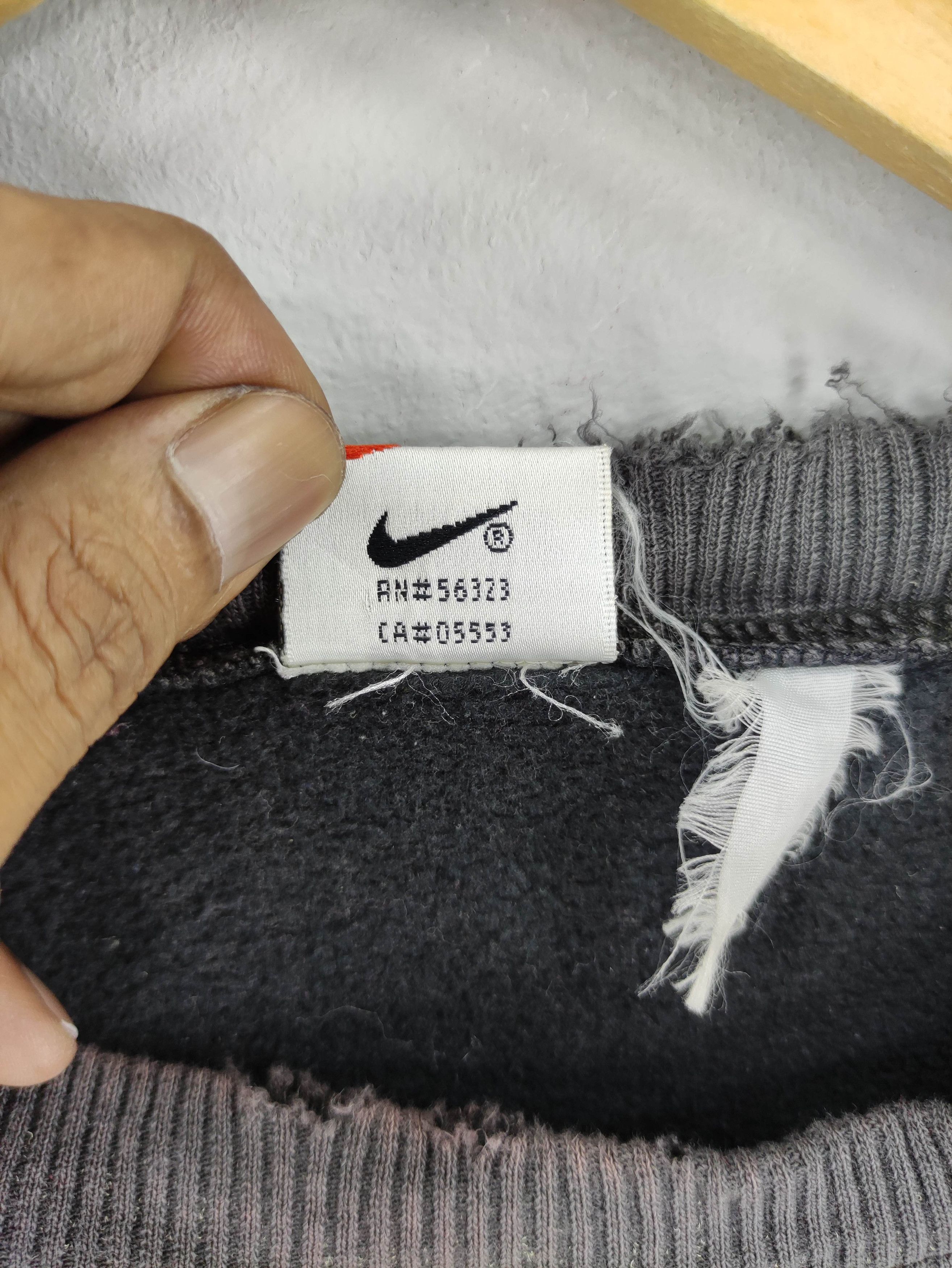 Nike Vintage 90s Nike Small Logo Sweatshirt Jumper Distressed Size US XL / EU 56 / 4 - 6 Thumbnail
