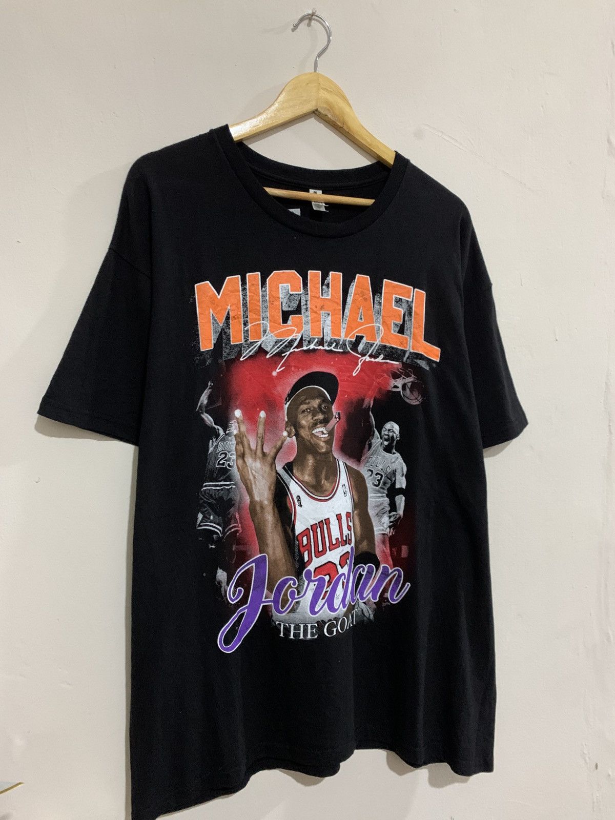 NBA Vintage Michael Jordan Tee Shirt Bulls Raptees Design Size US XL / EU 56 / 4 - 2 Thumbnail