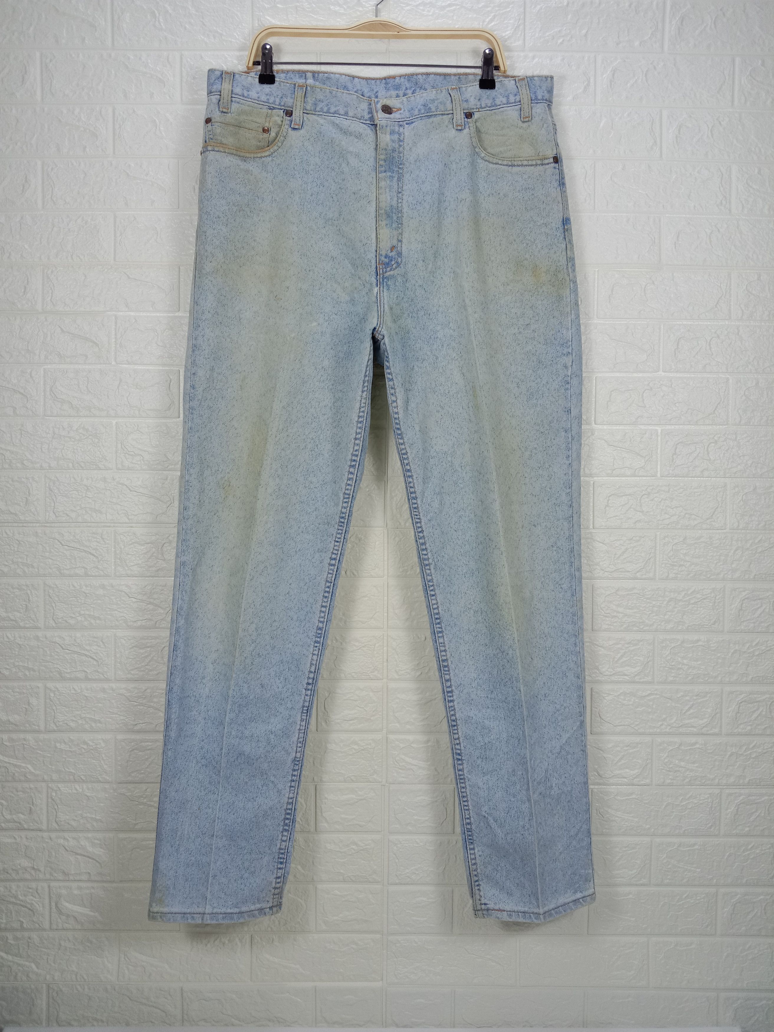 Levi's Vintage 90s Levi's 540 Jeans Light Wash Relaxed Fit Denim Size US 39 - 1 Thumbnail