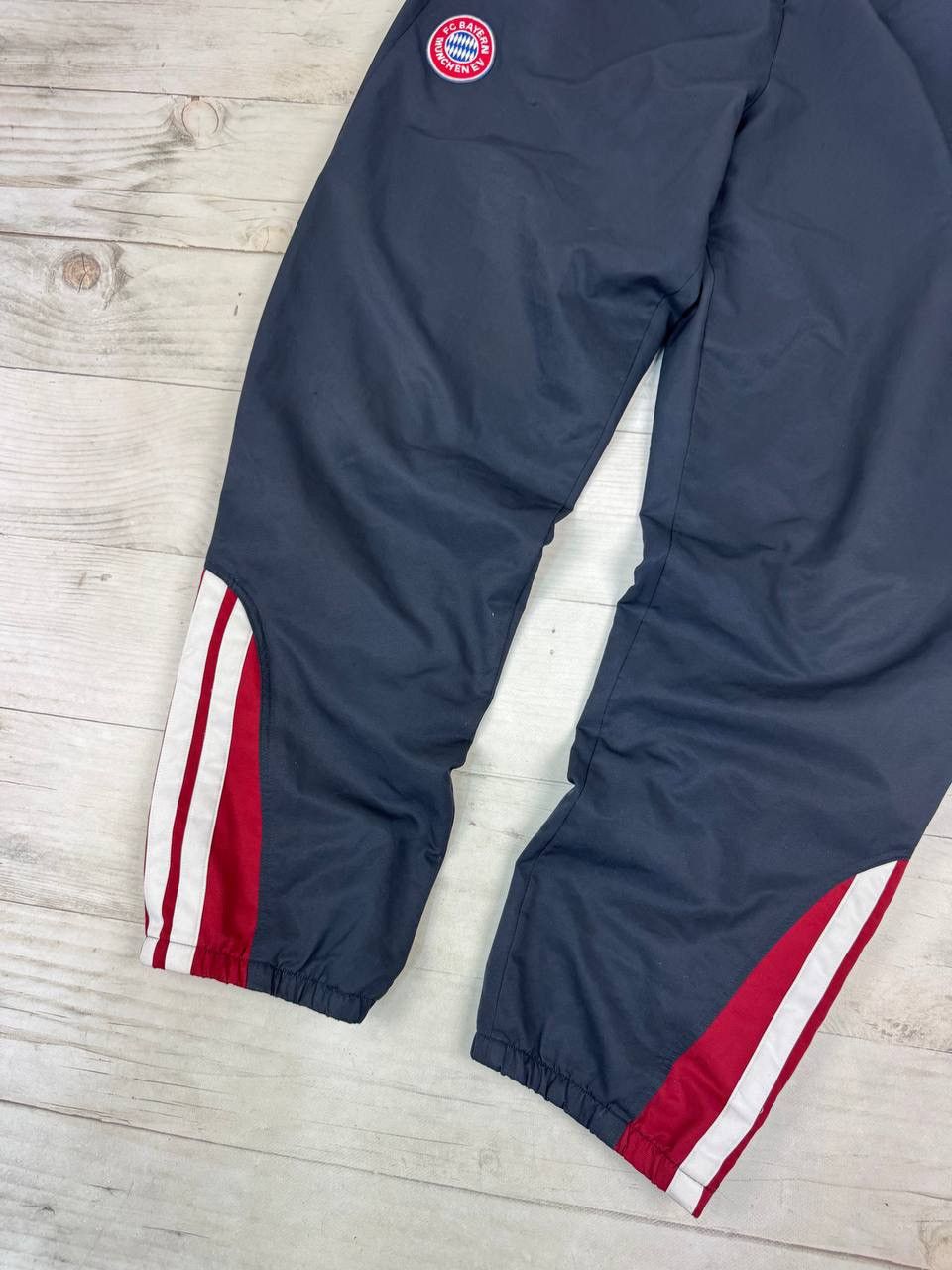 Adidas Adidas Bayern Munich 2001 2002 Tracksuit Jacket And Pants Size US XL / EU 56 / 4 - 15 Thumbnail