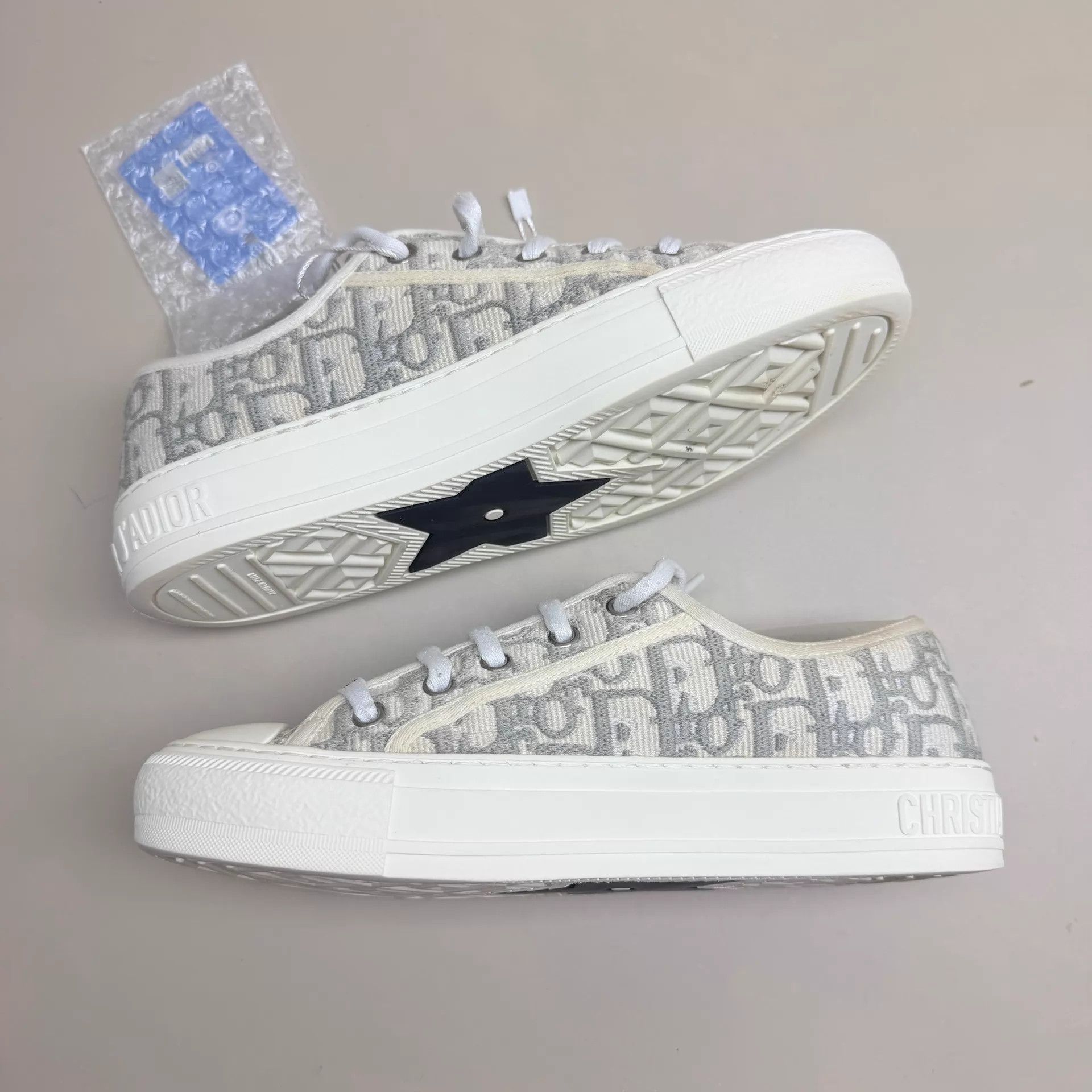 Dior Dior All Over Print Gray & White Sneaker 37 95 New Size US 6.5 / IT 36.5 - 5 Thumbnail