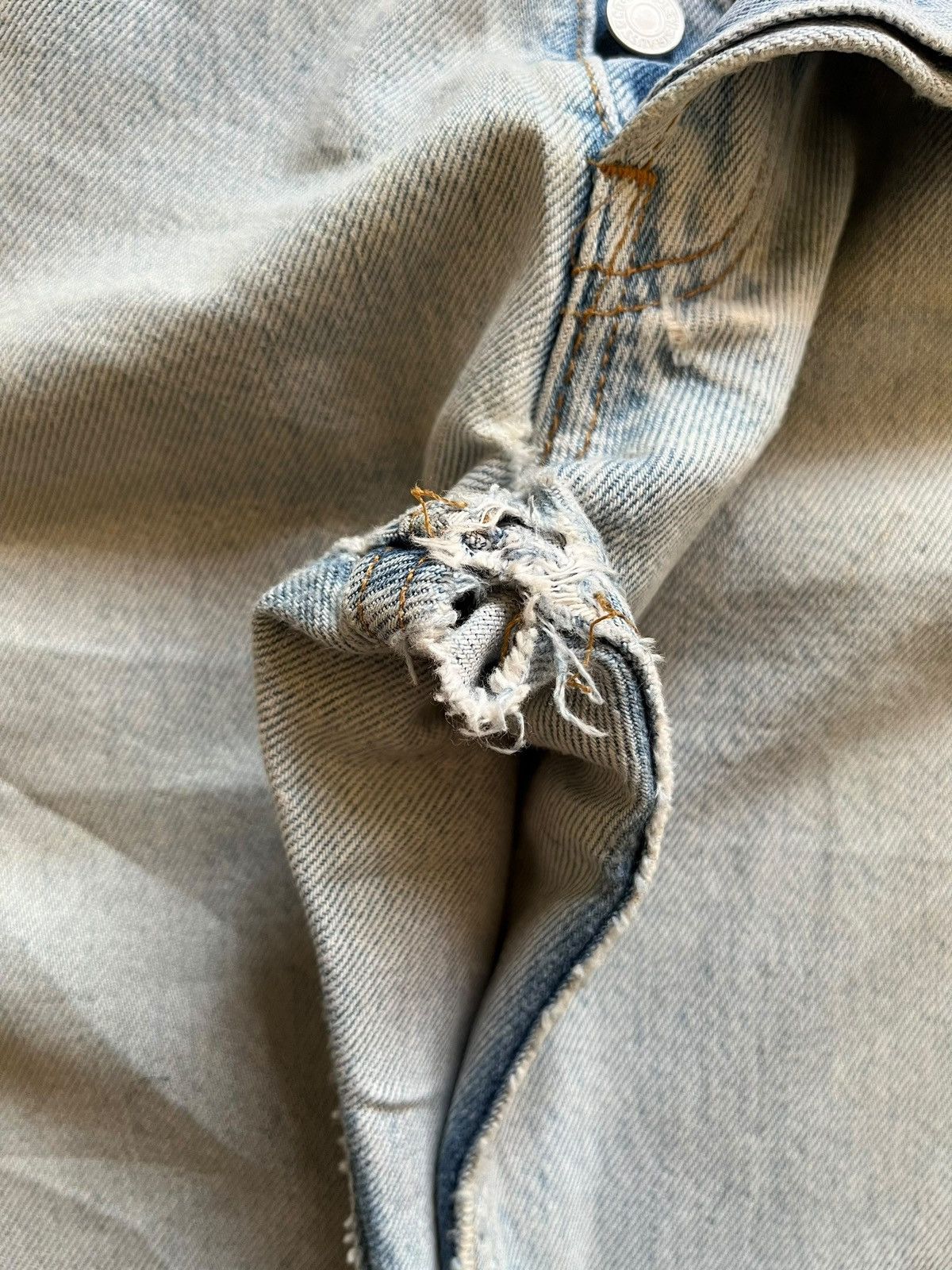 Levi's × Levi's Vintage Clothing SALES🔥Vintage 90s Levis 501 Light Wash Ripped Baggy Jeans Size US 35 - 6 Thumbnail