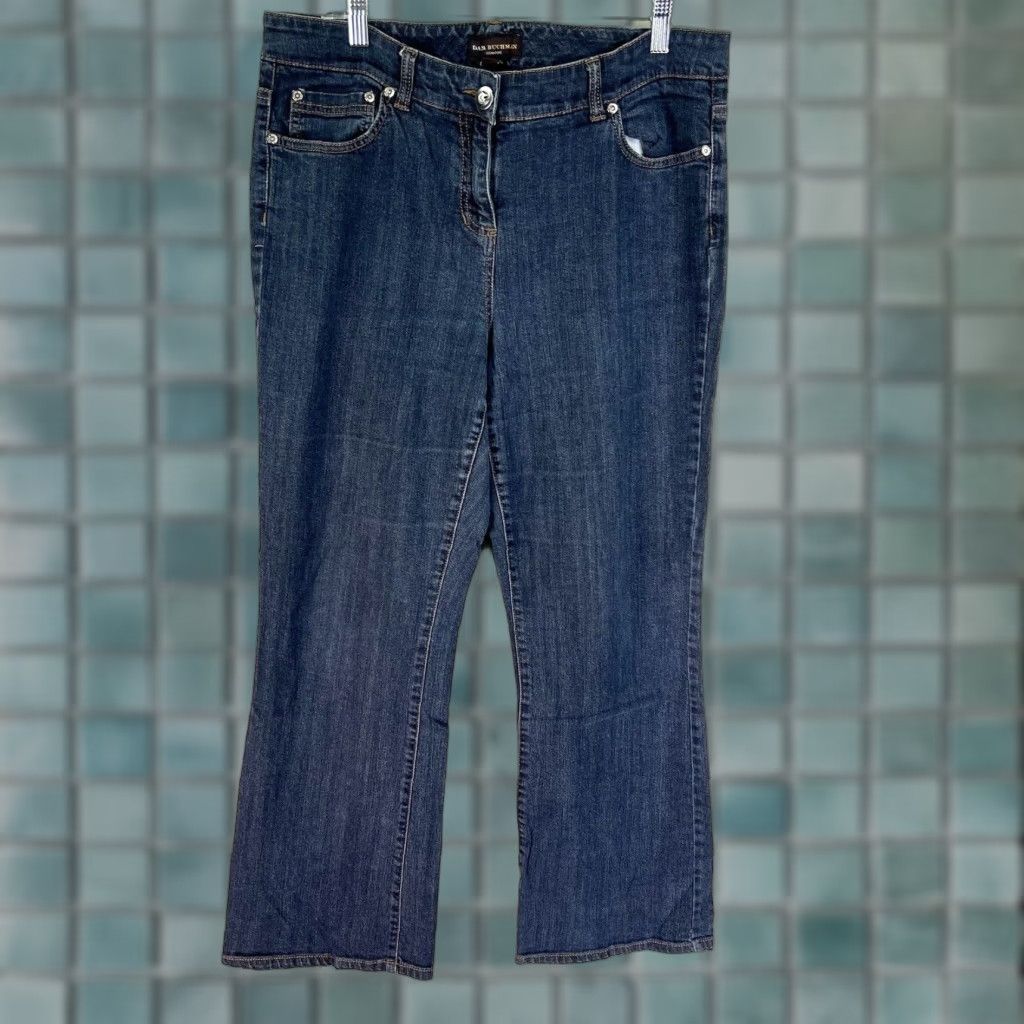 Vintage Dana Buchman Signature Denim Jeans Women 14 Blue 36X30 Straight Leg Pocket Comfort Stretch Denim Jeans Womens Size 36" / US 14 / IT 50 - 1 Thumbnail