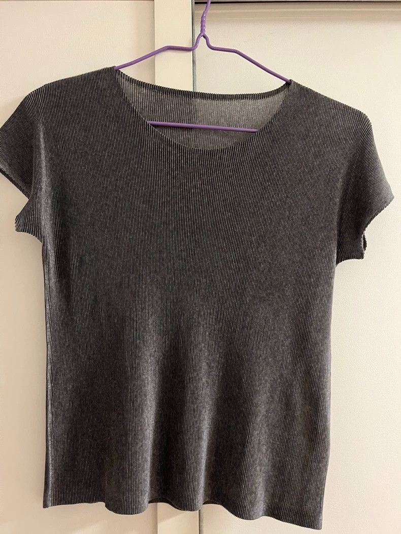 Issey Miyake Issey Miyake size:3 Black pleated short-sleeved shirt Size S / US 4 / IT 40 - 1 Thumbnail