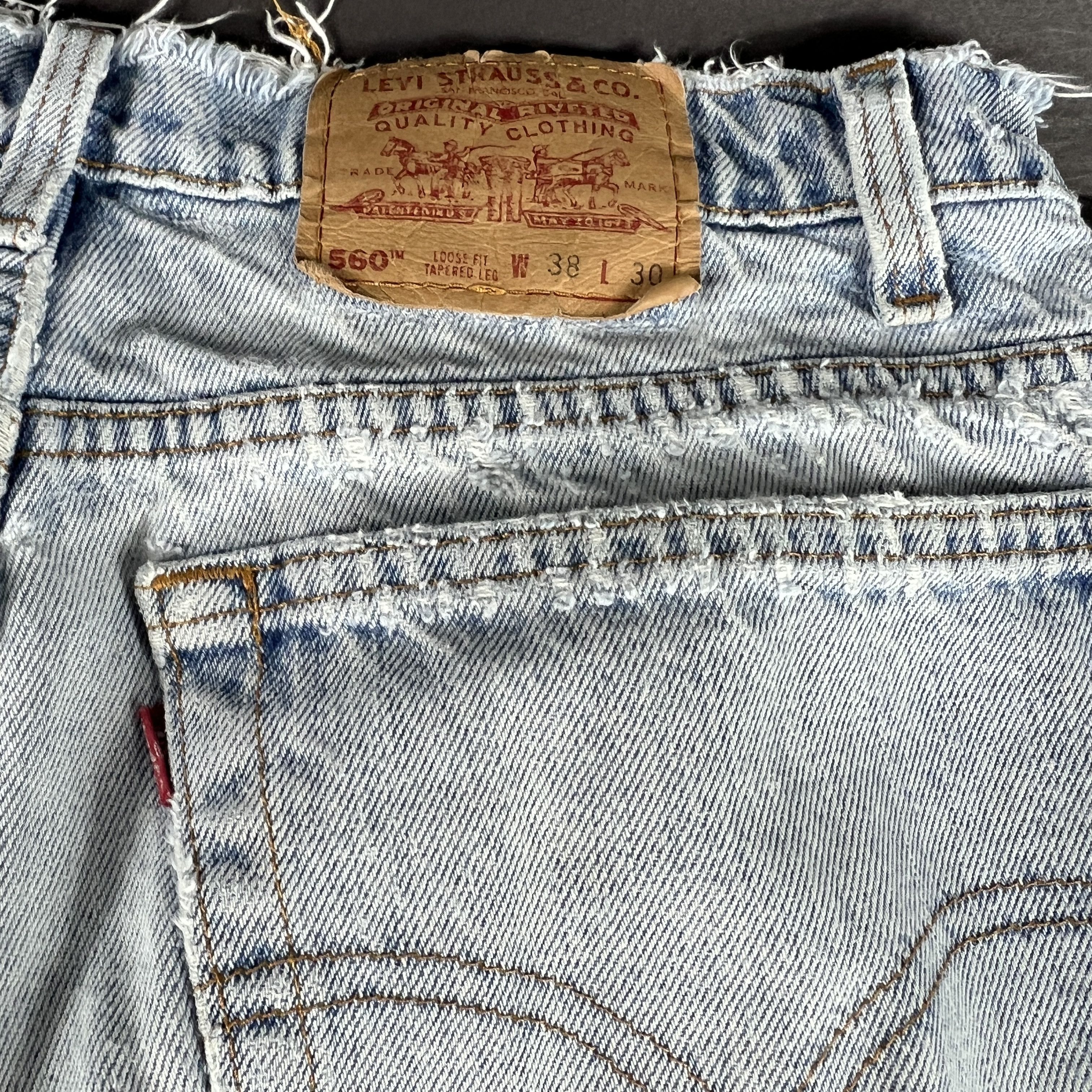 Levi's × Vintage VTG 90s Levi's Jeans 560 Loose Tapered Blue Thrashed Denim Size US 36 / EU 52 - 17 Thumbnail
