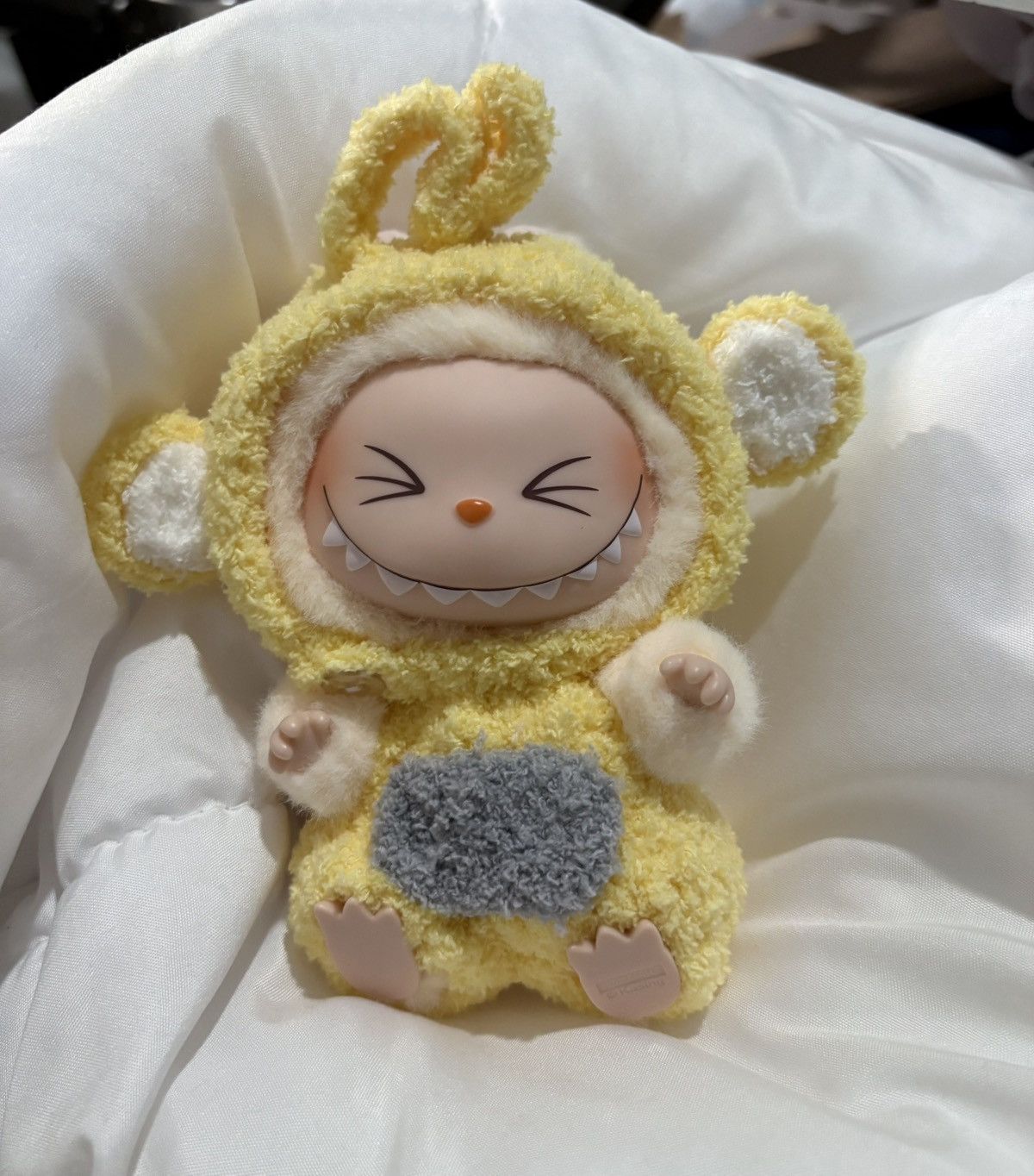 POP MART Yellow Teletubbies Clothes for Labubu V1 V2 V3 HANDMADE Size ONE SIZE - 1 Thumbnail