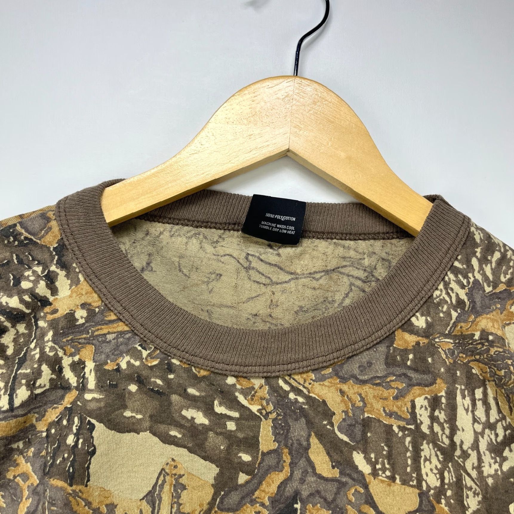 Realtree VINTAGE Realtree Camo Long Sleeve Shirt Large Made in USA Men's T-Shirt, Green, 80s, 90s? Size US L / EU 52-54 / 3 - 4 Thumbnail
