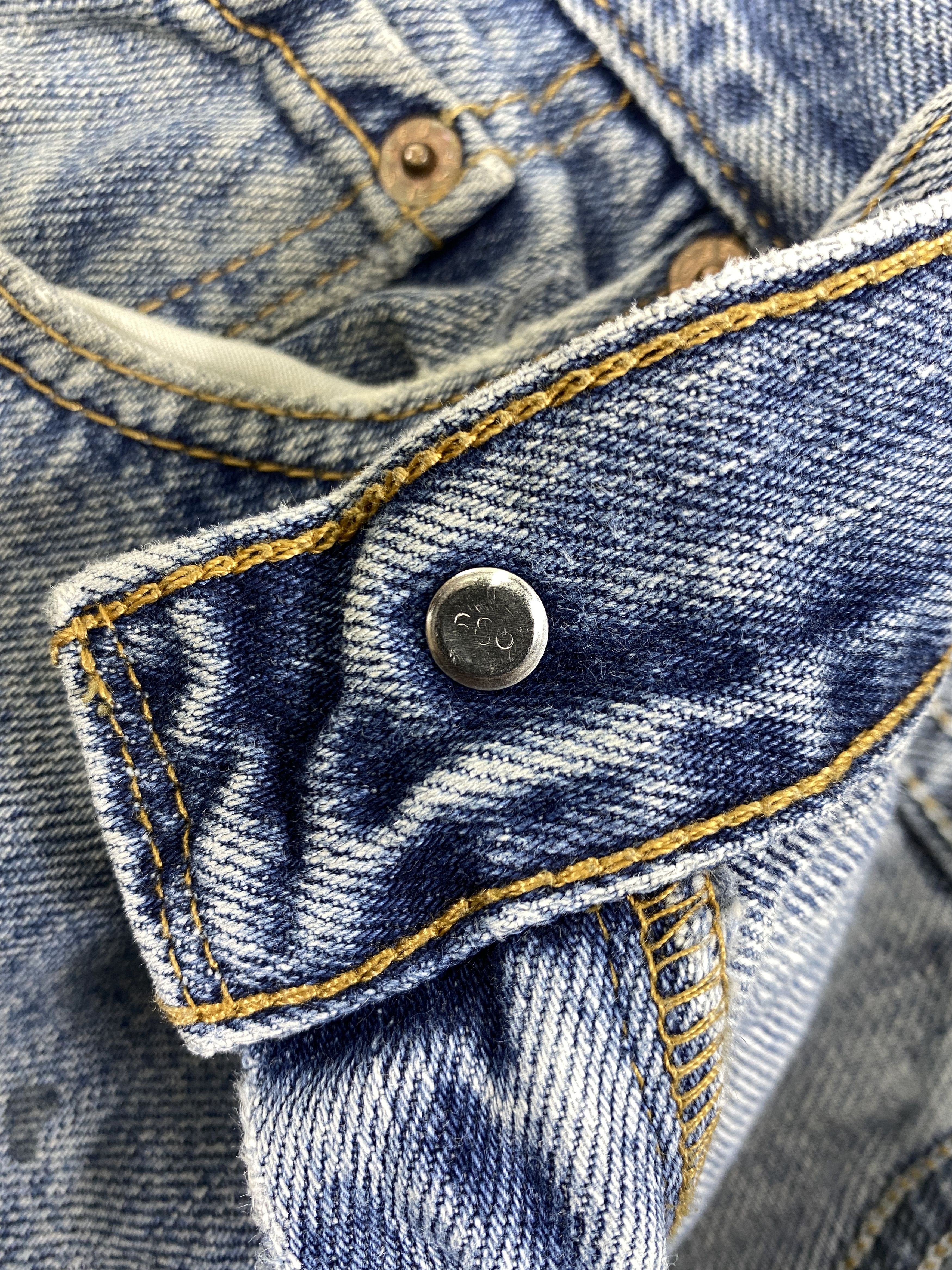 Levi's Faded Blue Vintage Levi's 560 Comfort Fit Denim 33x31 -JN617 Size US 33 - 7 Thumbnail