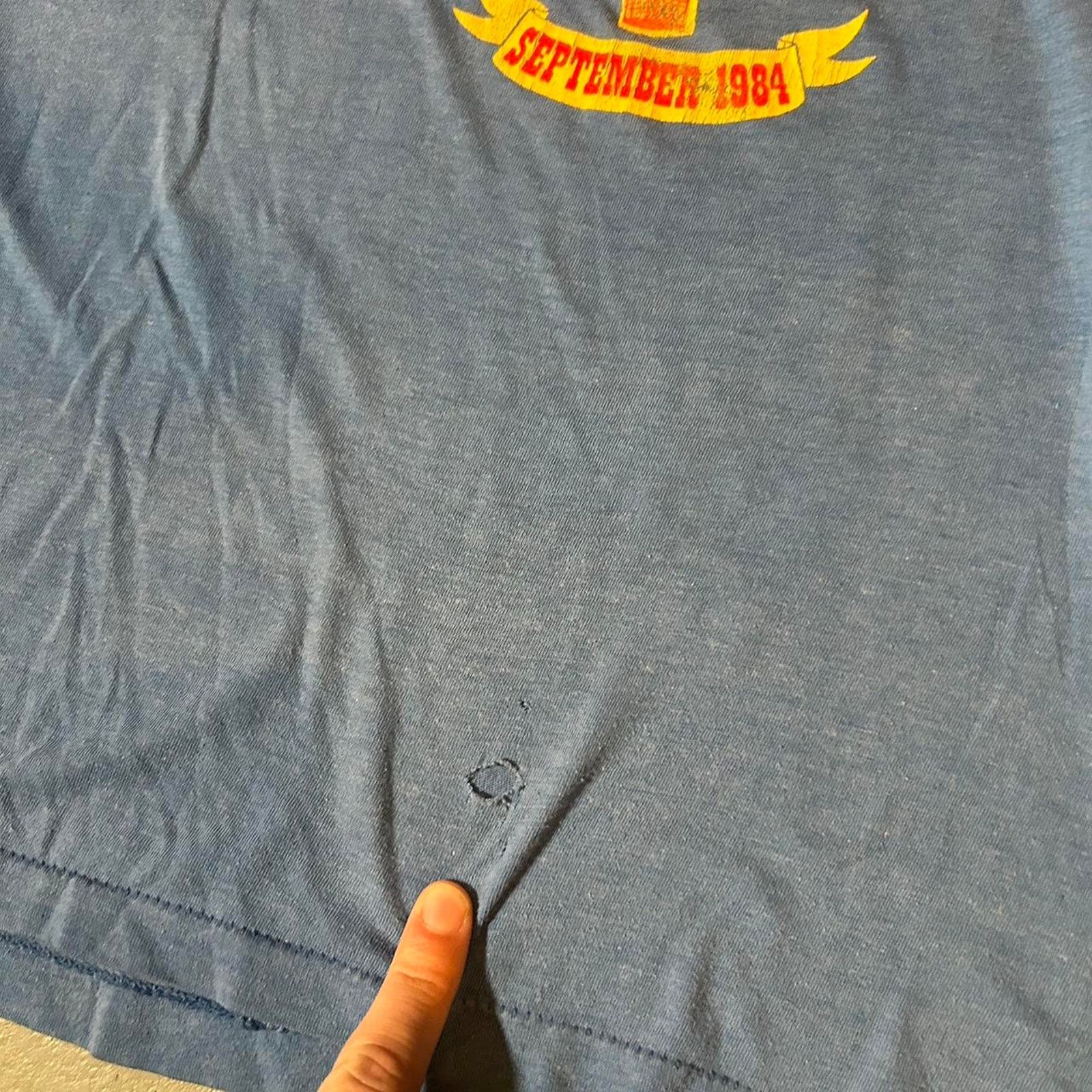 Fruit Of The Loom 90s river city round up Size US M / EU 48-50 / 2 - 2 Thumbnail