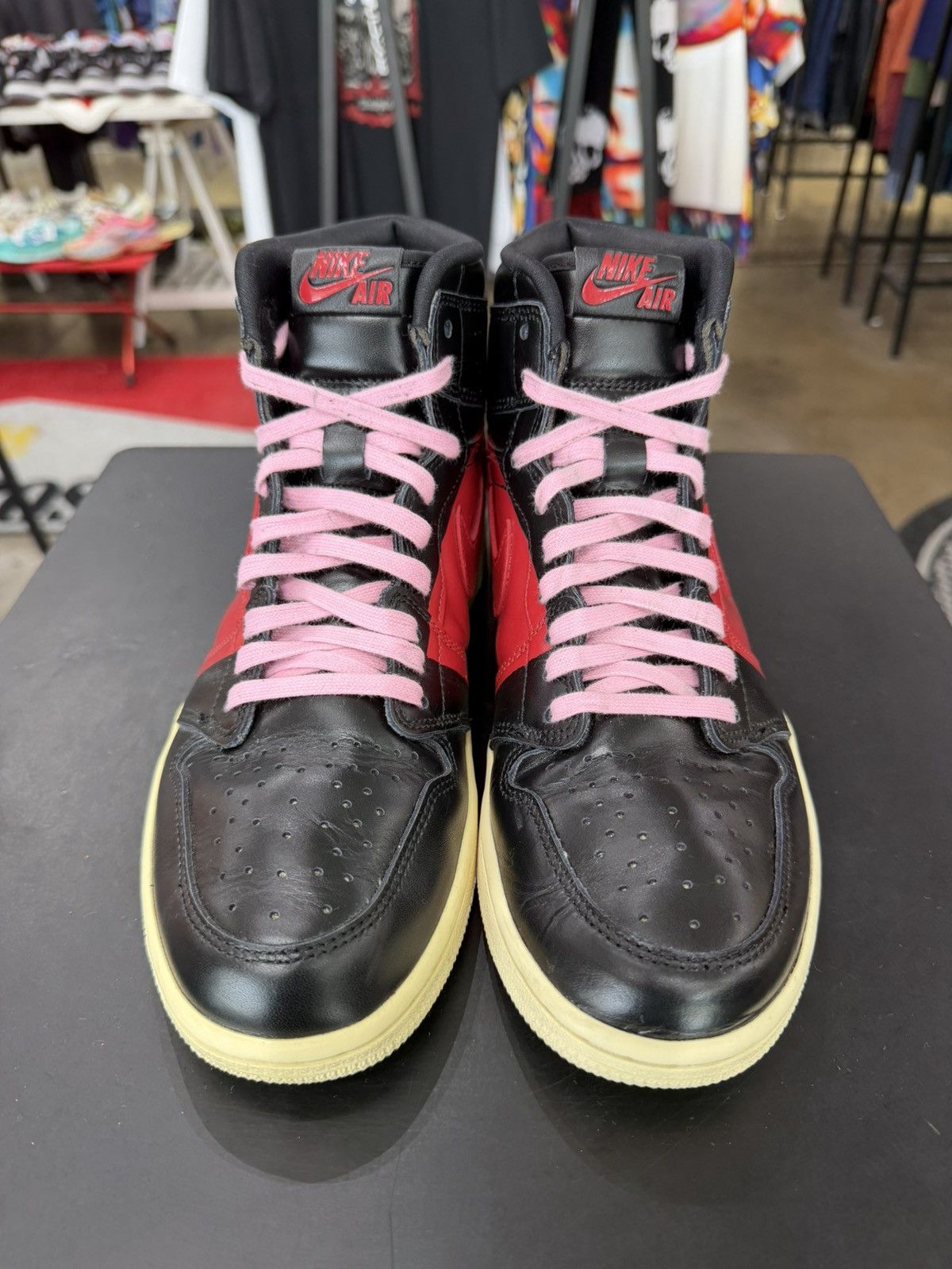 Jordan Brand Jordan 1 Couture Size 8.5 (2019) Size US 8.5 / EU 41-42 - 2 Thumbnail