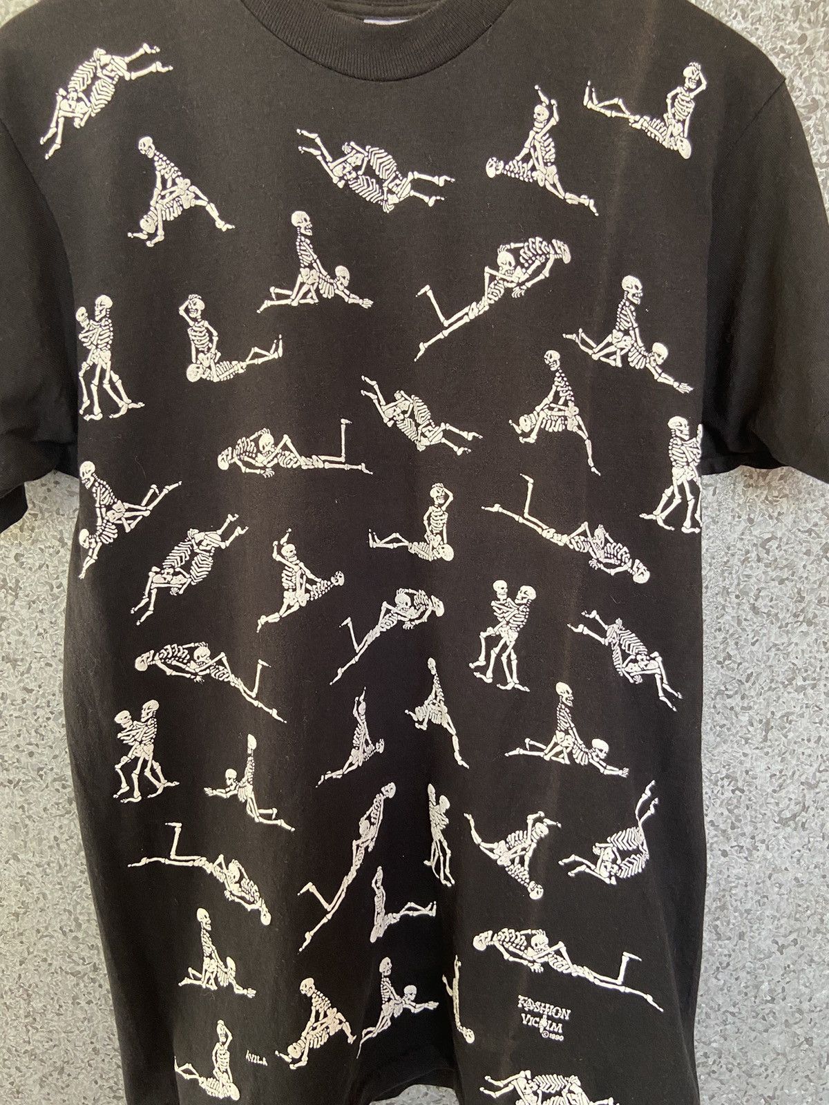 Fashion Victim 🔥 Vtg 90s Vintage Fashion Victim tee skulls Sex position Size US M / EU 48-50 / 2 - 3 Thumbnail