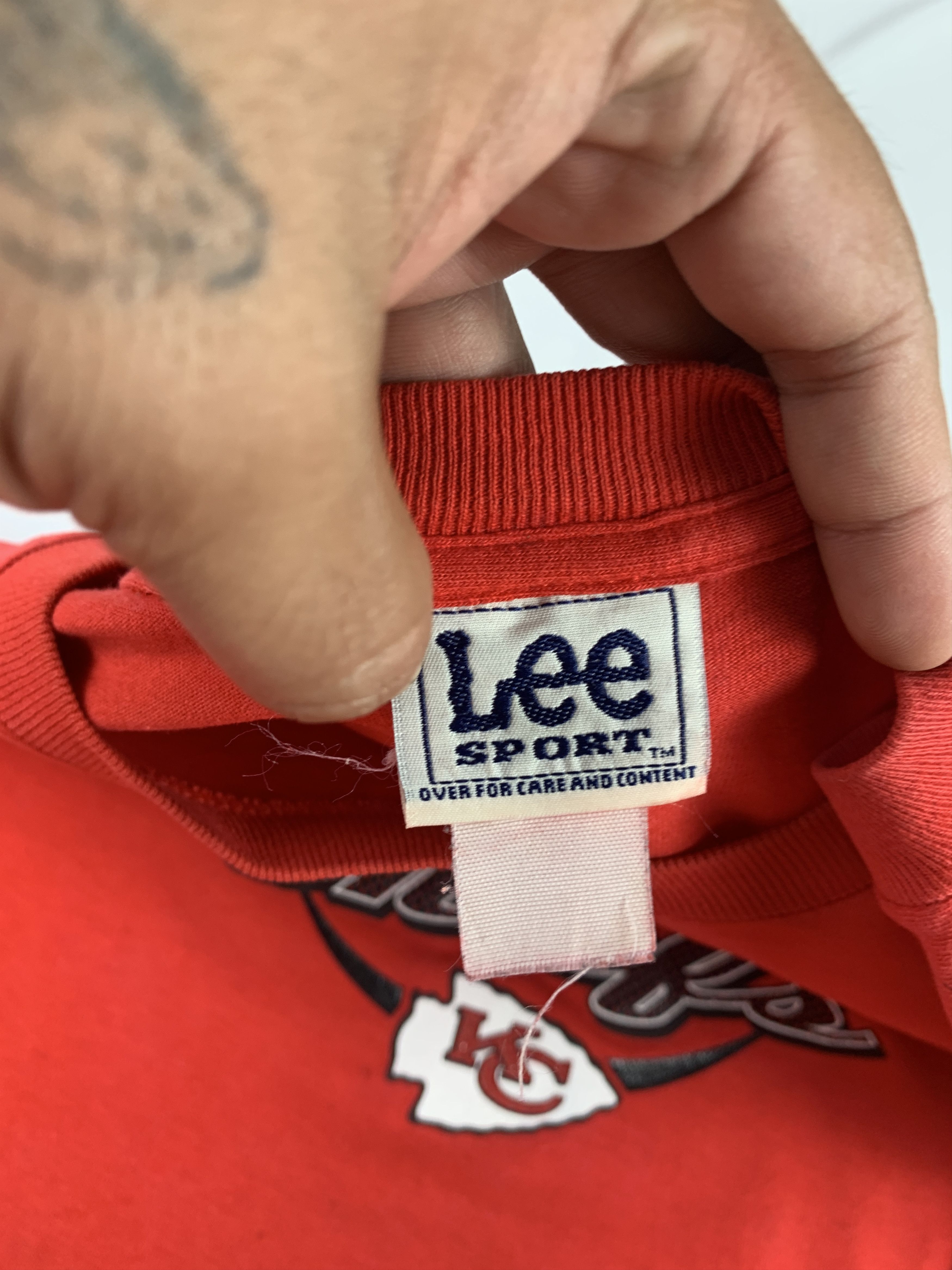 Lee 2000s Lee Kansas City Chiefs NFL Red Tee (L) Size US L / EU 52-54 / 3 - 4 Thumbnail