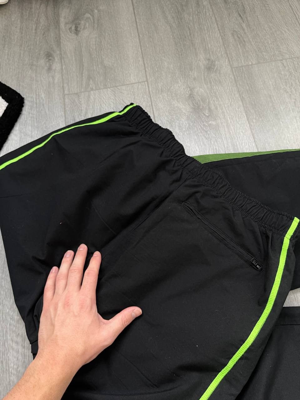 Nike × Streetwear × Vintage vintage rare nylon big logo nike swoosh drill track pants Size US 34 / EU 50 - 10 Thumbnail