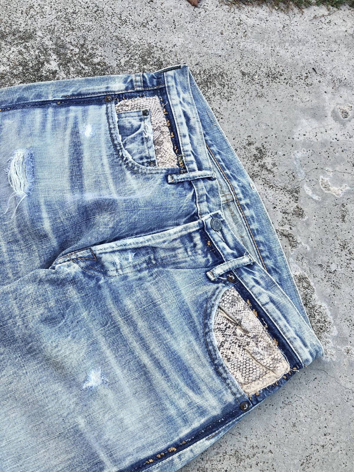 Japanese Brand RNA TRANSFORM &NEW BLUE JEANS Size US 31 - 2 Thumbnail