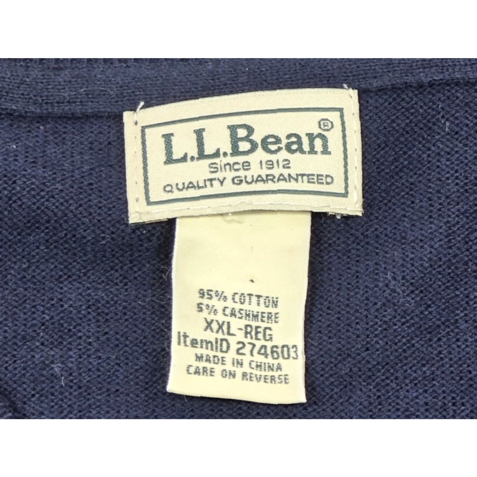 Vintage LL Bean Sweater Mens 2XL Blue Pullover V-Neck Knit Long Sleeve Cashmere Blend Size US XXL / EU 58 / 5 - 7 Thumbnail