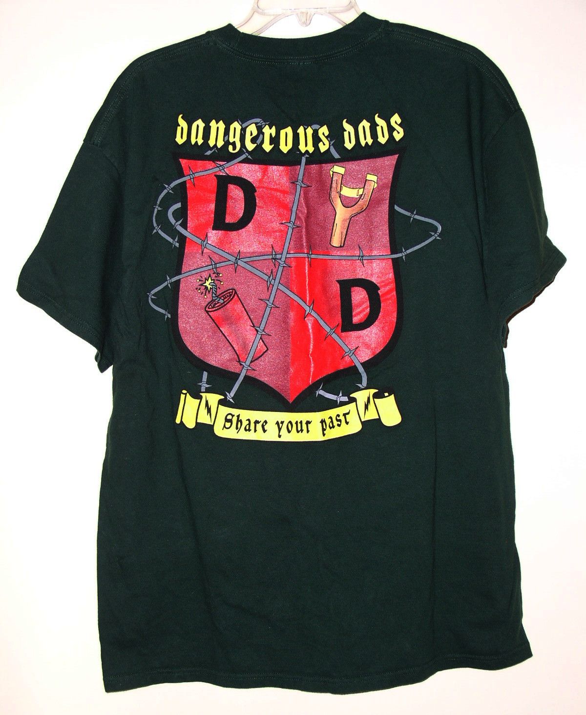 Hanes Father's Day T Shirt Dangerous Dads Share Your Past Vintage Size US XL / EU 56 / 4 - 1 Thumbnail