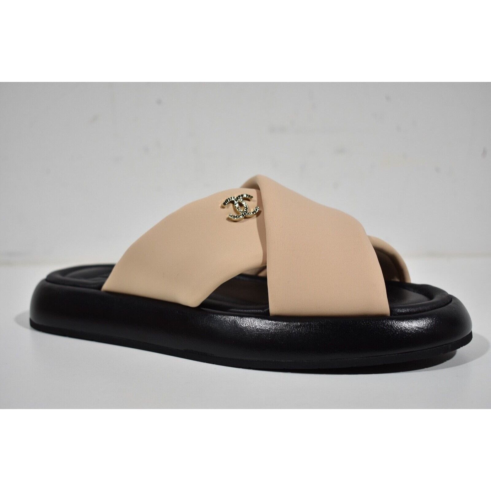 Chanel Chanel Beige Black Fabric Criss Cross Puffy CC Logo Slide Size US 8 / IT 38 - 4 Thumbnail