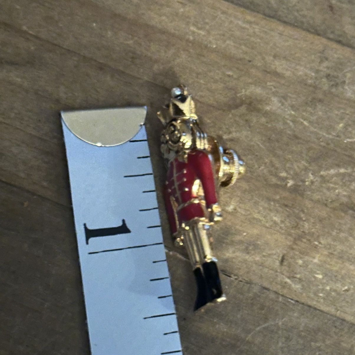 Vintage Vintage Avon enamel nutcracker tac pin Size ONE SIZE - 2 Thumbnail