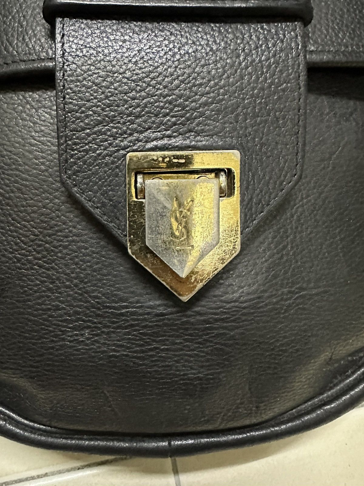 Yves Saint Laurent Vintage YSL Black Leather Crossbody Bag – Gold Hardware Size ONE SIZE - 8 Thumbnail