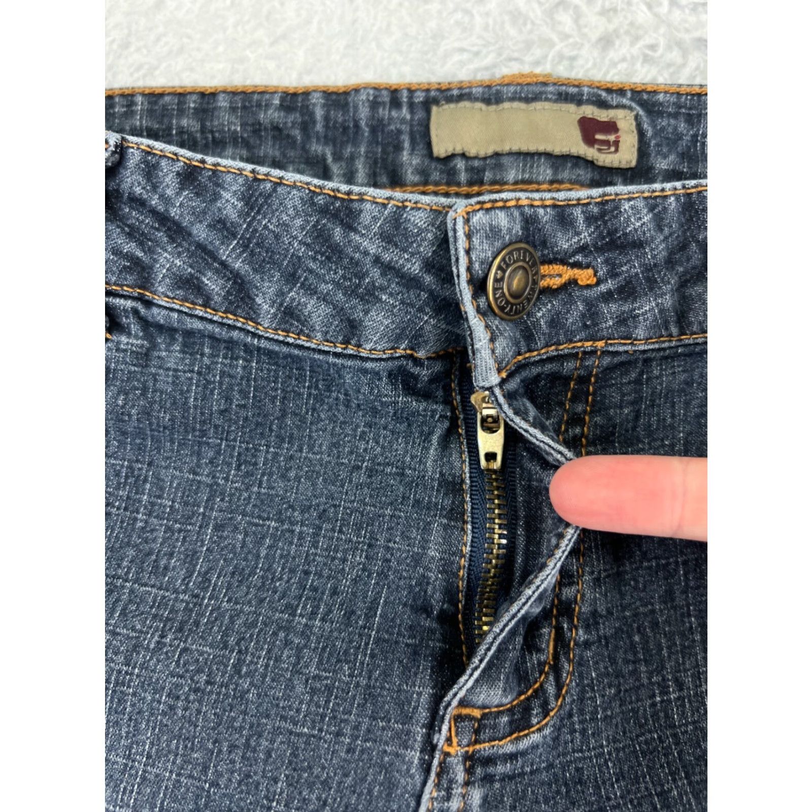 Forever 21 FOREVER 21 Jeans Womens 11 Denim Flared Low Rise 28 in Waist 31 in Inseam Black Cotton Blend 5-Pocket Size 32" / US 10 / IT 46 - 7 Thumbnail