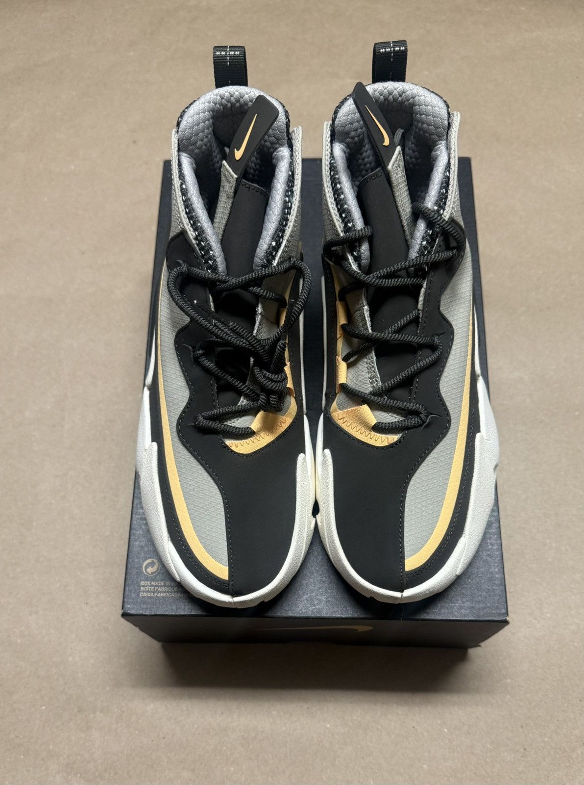 Nike Nike React Frenzy THE 10TH Newsprint Men’s size 6 shoes NEW! Size US 6 / EU 39 - 3 Thumbnail