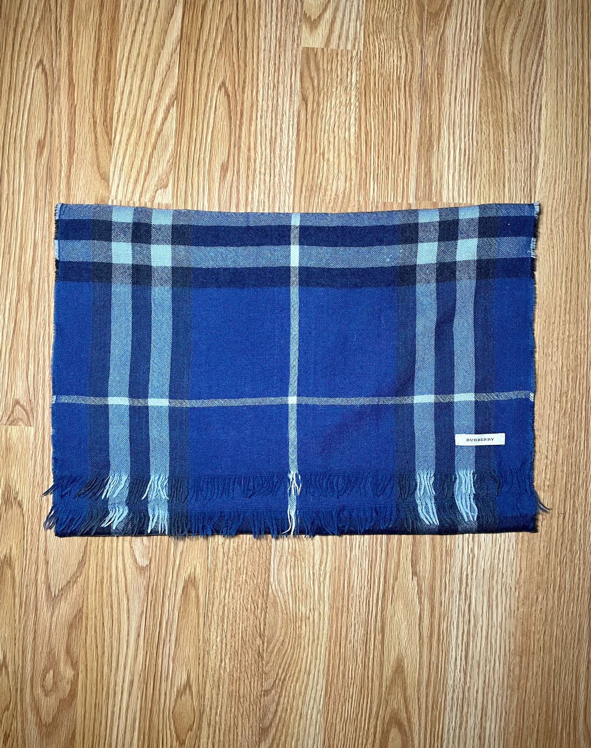 Burberry Burberry Lightweight Nova Check Wool Silk Scarf Shawl Navy Size ONE SIZE - 2 Thumbnail