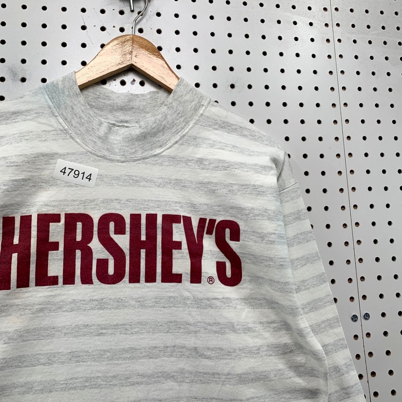 Vintage VINTAGE Hershey T Shirt Mens XL White Gray Striped Long Sleeve Made Usa Size US XL / EU 56 / 4 - 7 Thumbnail