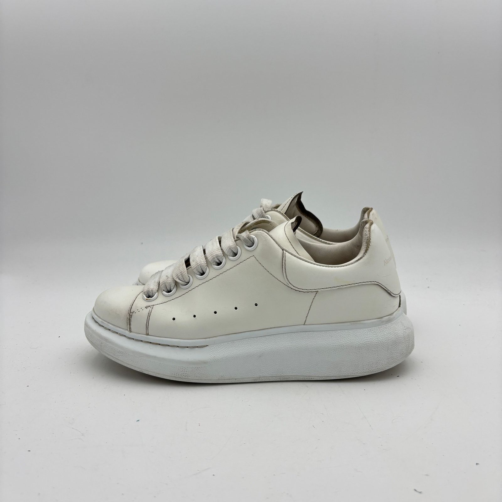 Alexander McQueen Alexander McQueen Oversized Chunky Sneakers Womens 36 US 6 Size US 6 / IT 36 - 5 Thumbnail