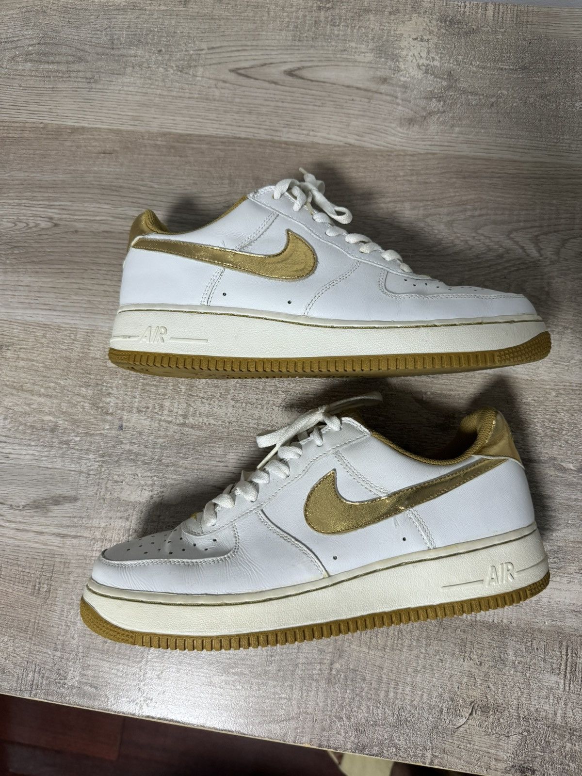 Nike Nike Air Force 1 White / Gold Size US 11.5 / EU 44-45 - 1 Thumbnail