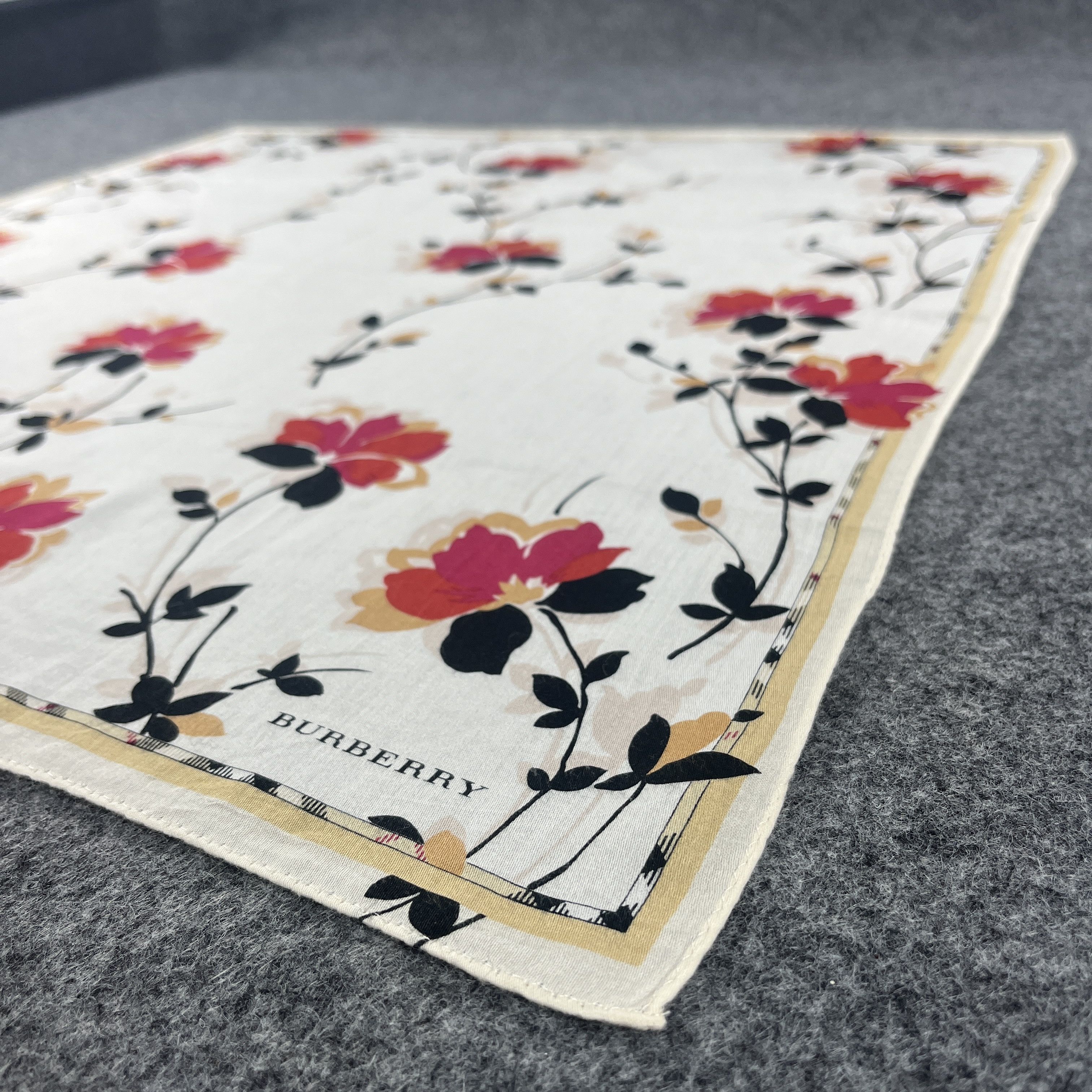 Burberry Burberry Handkerchief / Bandana / Neckerchief B089 Size ONE SIZE - 6 Thumbnail