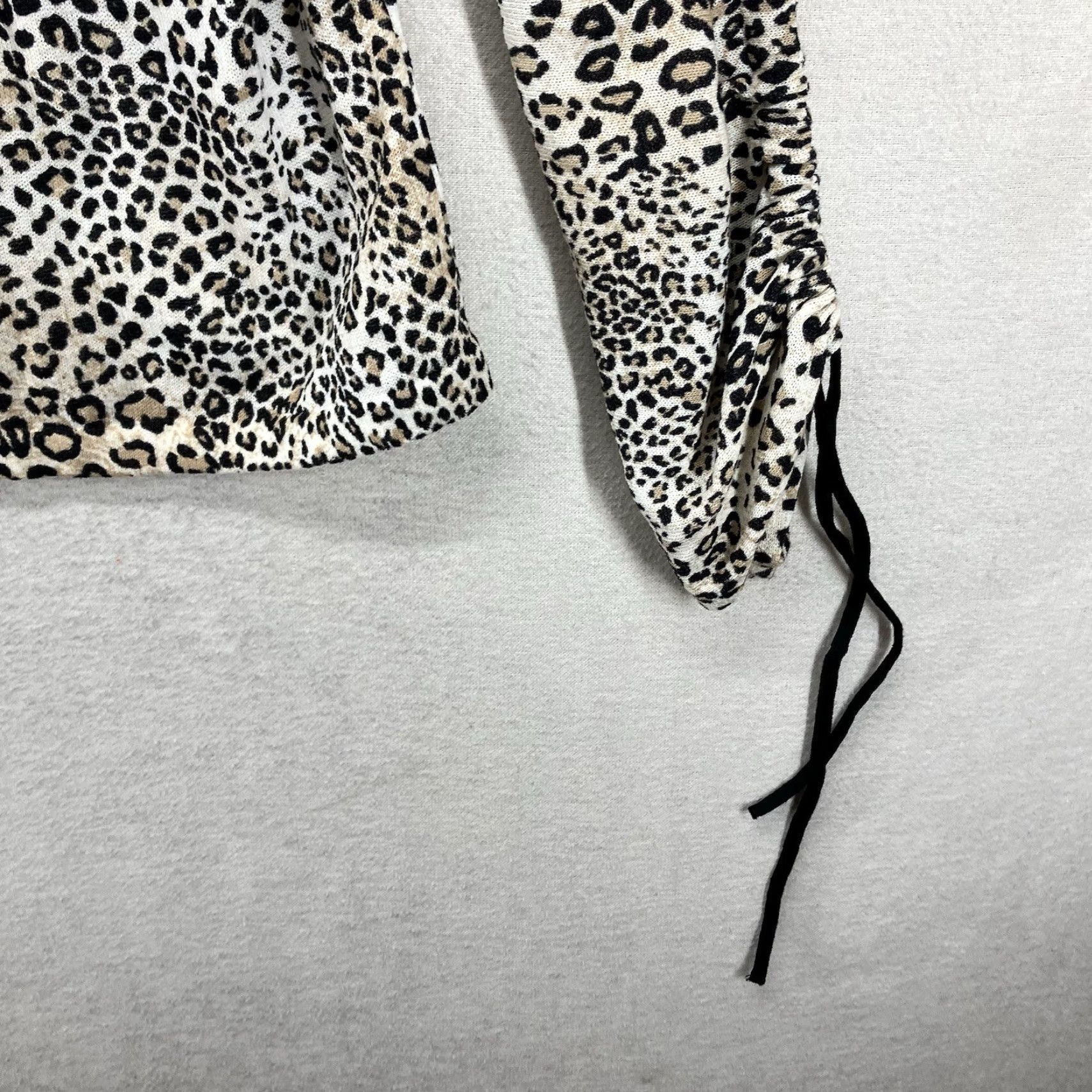 Vintage Chico's Women's Cardigan Open-Front Leopard Animal Print Knit Sweater M Beige Lightweight 3/4 Sleeve Fall Winter Size M / US 6-8 / IT 42-44 - 7 Thumbnail