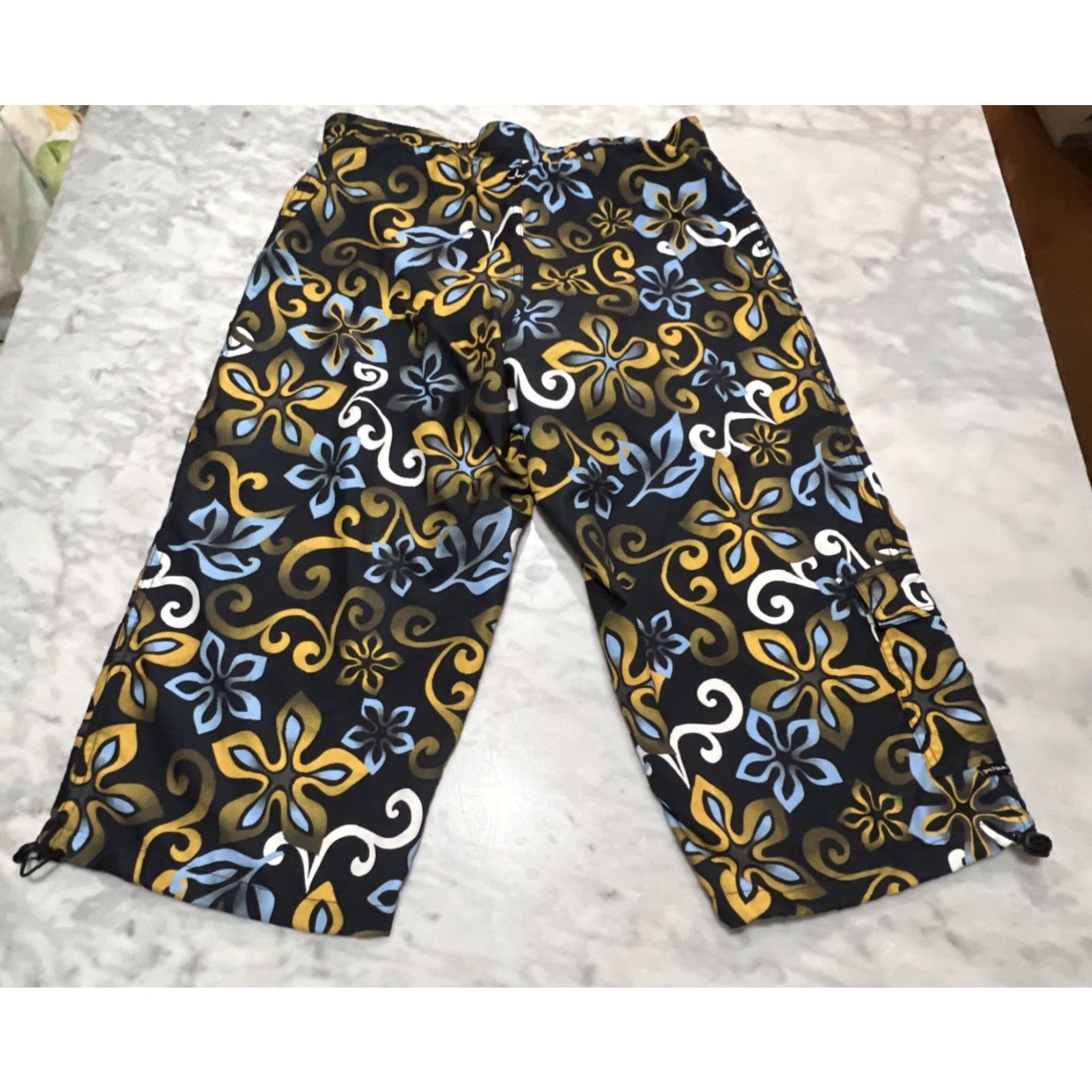 Prana Prana Padded Bicycle Capri Shorts Women’s XL Floral Pockets W30 L20 USA Capris Shorts Cycling Floral Multicolor Women XL USA Size 40" / US 18 - 4 Thumbnail