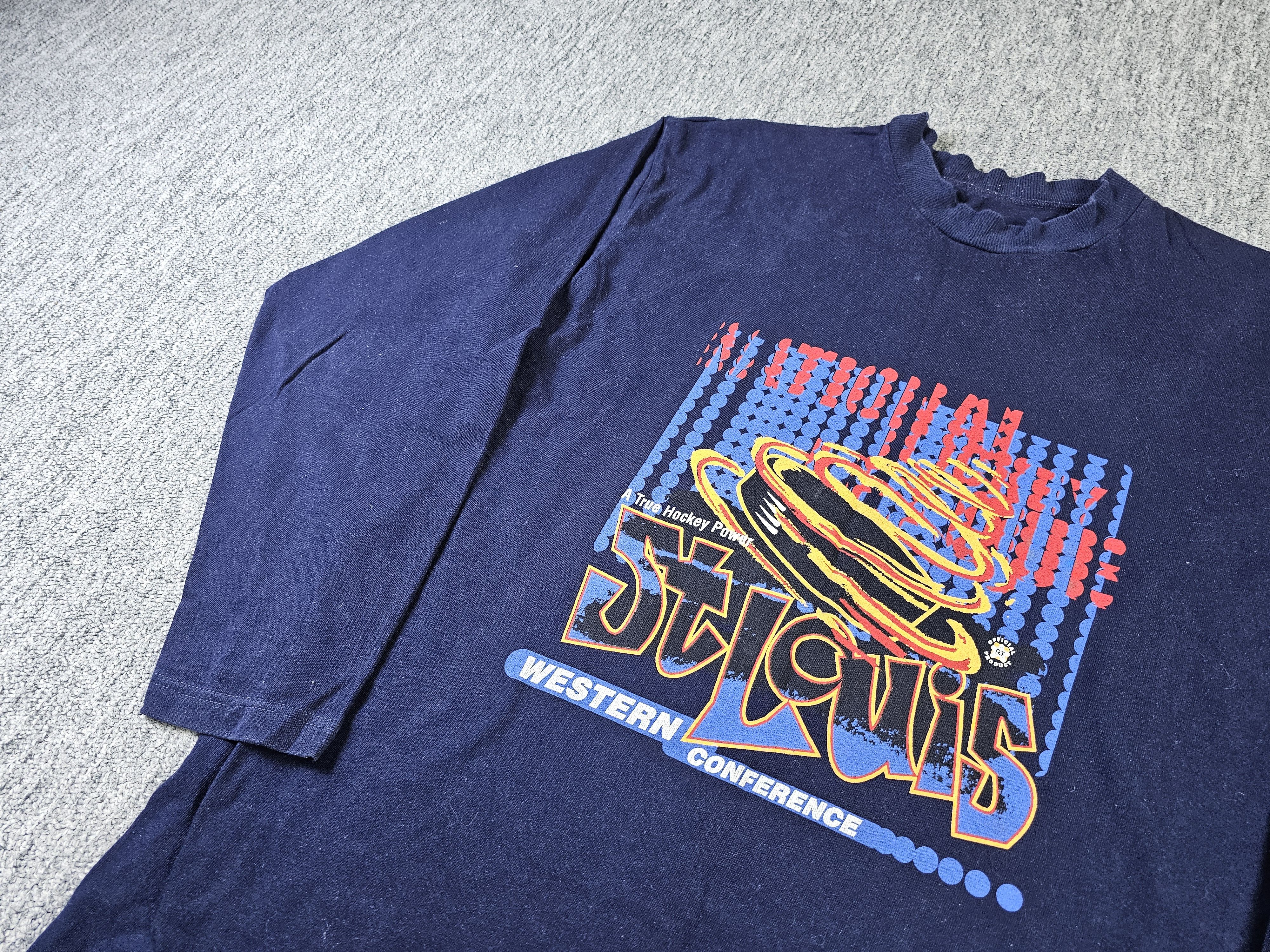 NHL × Vintage Vintage 90s St. Louis Blues NHL Mock Neck Graphic T-Shirt Size US L / EU 52-54 / 3 - 1 Thumbnail