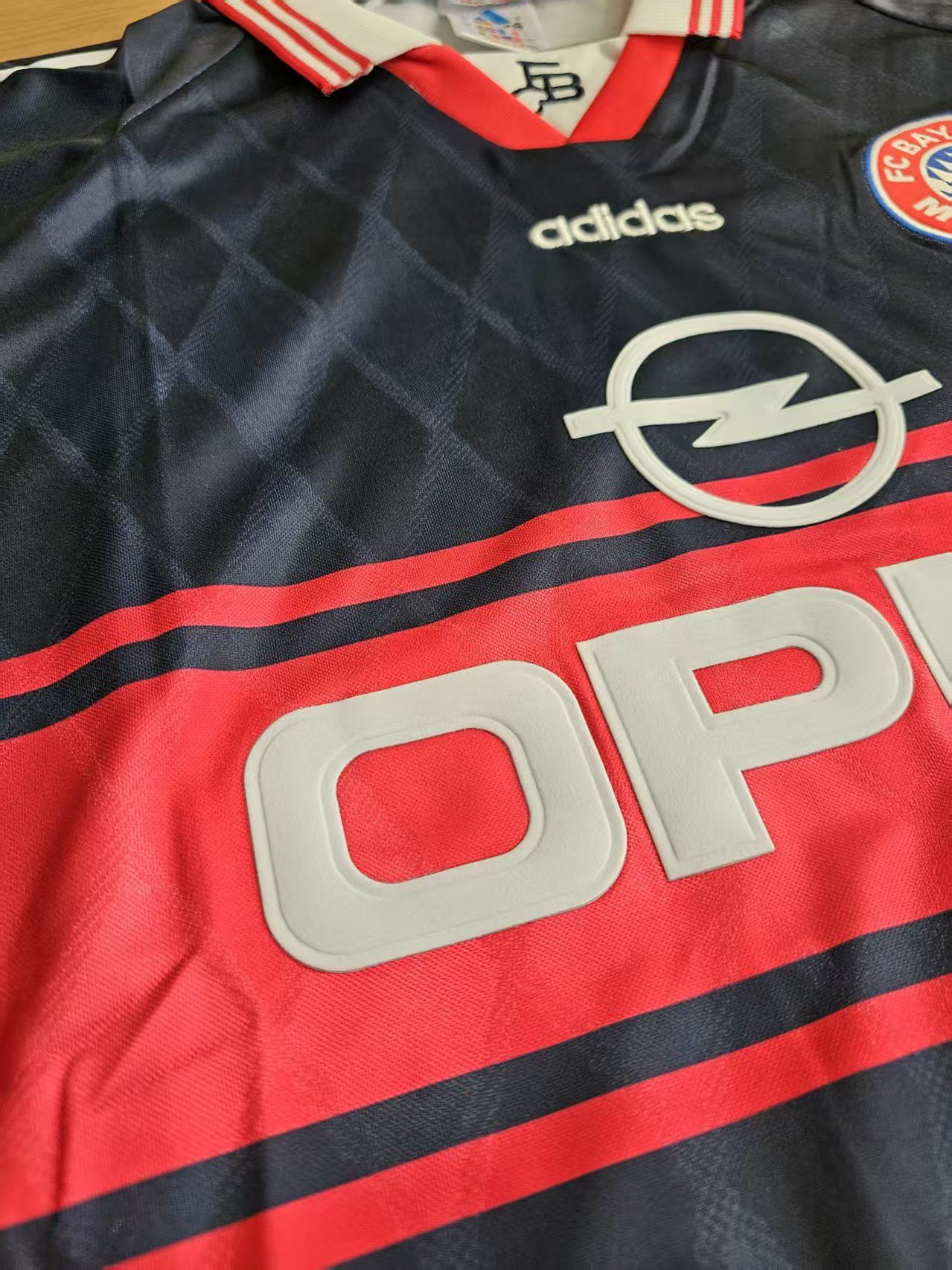 Other 1997 99 Bayern Munich Jersey Size US M / EU 48-50 / 2 - 3 Thumbnail