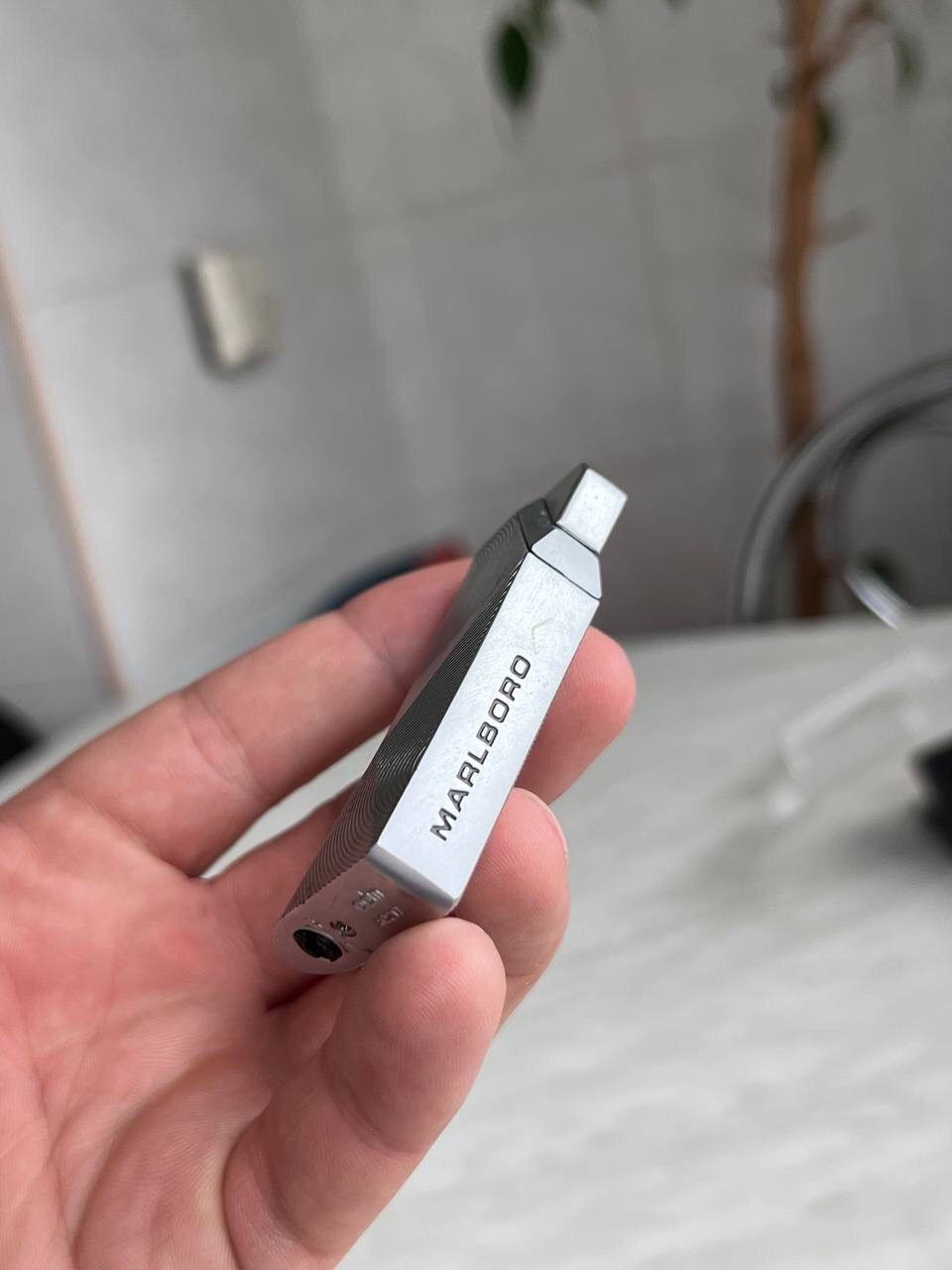 Japanese Brand × Marlboro Y2K ELEGANCE MARLBORO METAL PUNK ROCK LIGHTER ASYMMETRICAL Size ONE SIZE - 3 Thumbnail