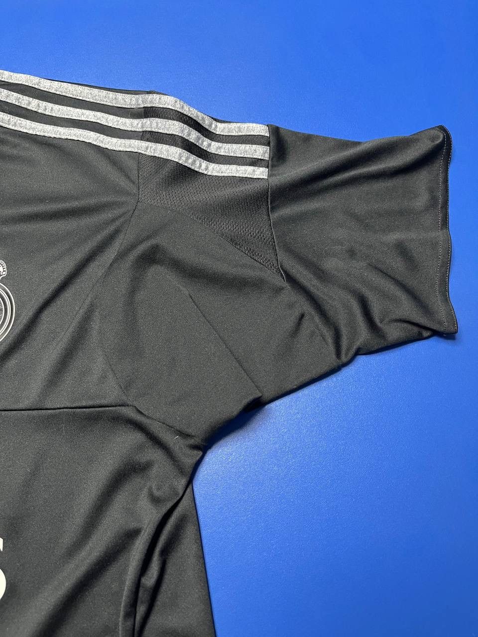 Adidas Real Madrid 2015/16 Goalkeeper Jersey (Casilla #13) Size US L / EU 52-54 / 3 - 9 Thumbnail