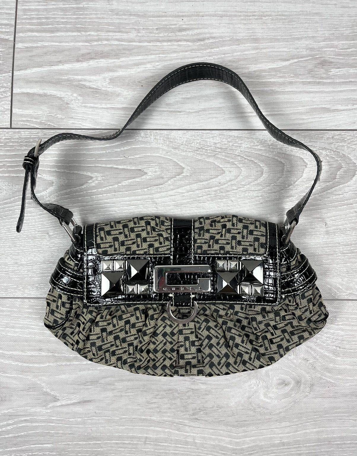 Guess Vintage 00s Y2K Style Monogram Buckle Bag Womens