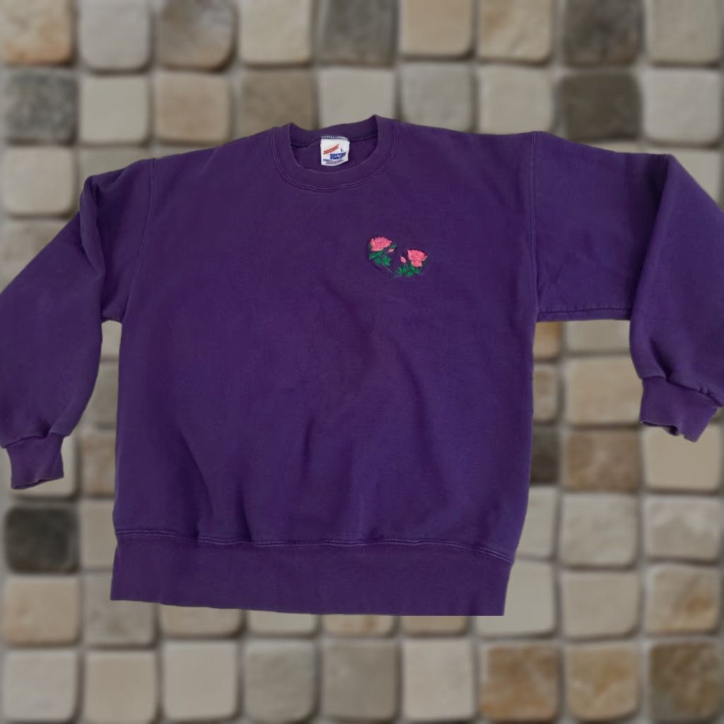 Jerzees VINTAGE Jerzees Sweatshirt Woman Embroidered Carnation Flowers USA Made Purple Long Sleeve Crew Neck Pullover Size L / US 10 / IT 46 - 1 Thumbnail